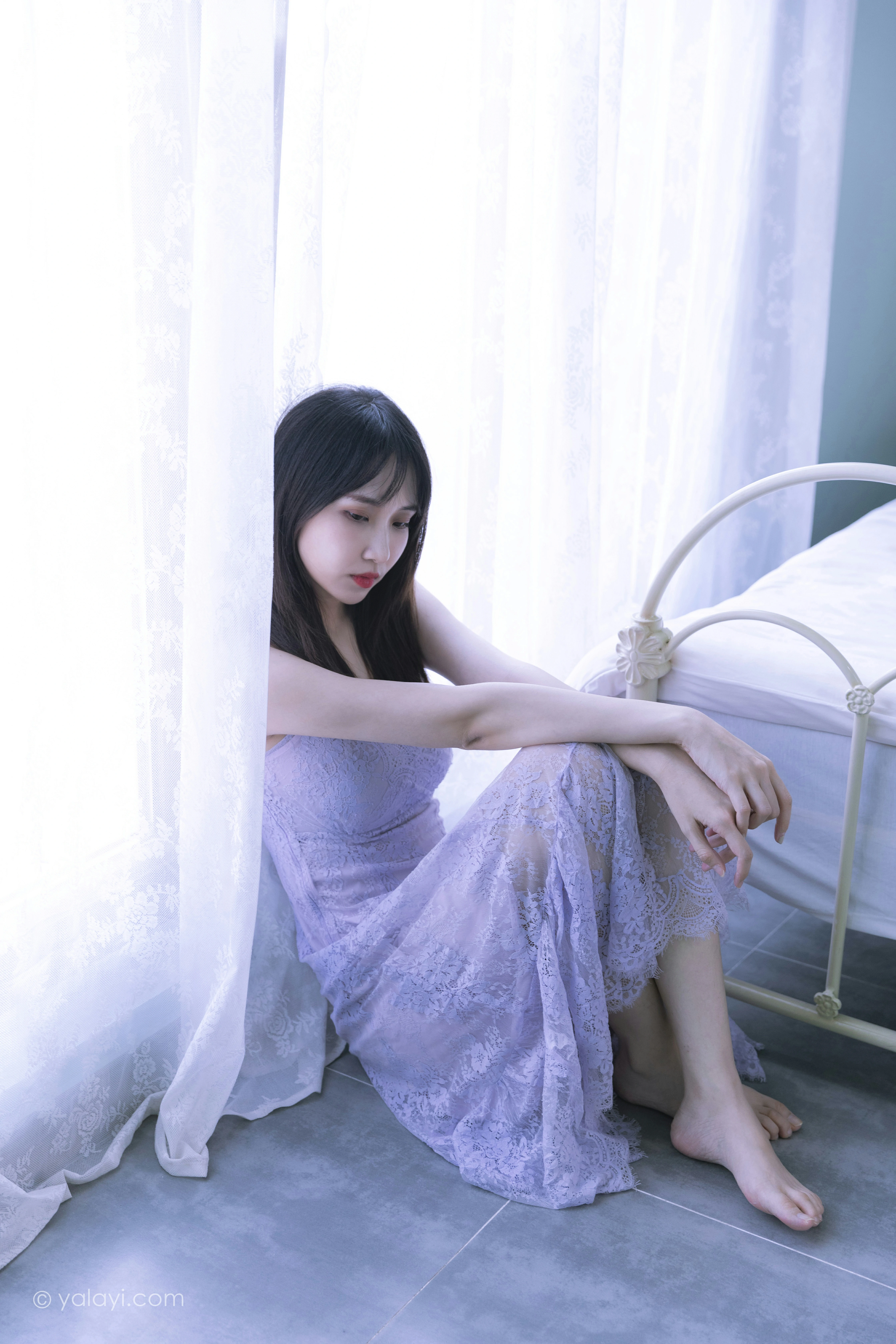 [YALAYI雅拉伊]NO.811 紫色的早晨 妍妍 白色透视蕾丝连衣裙居家私房写真集第10张