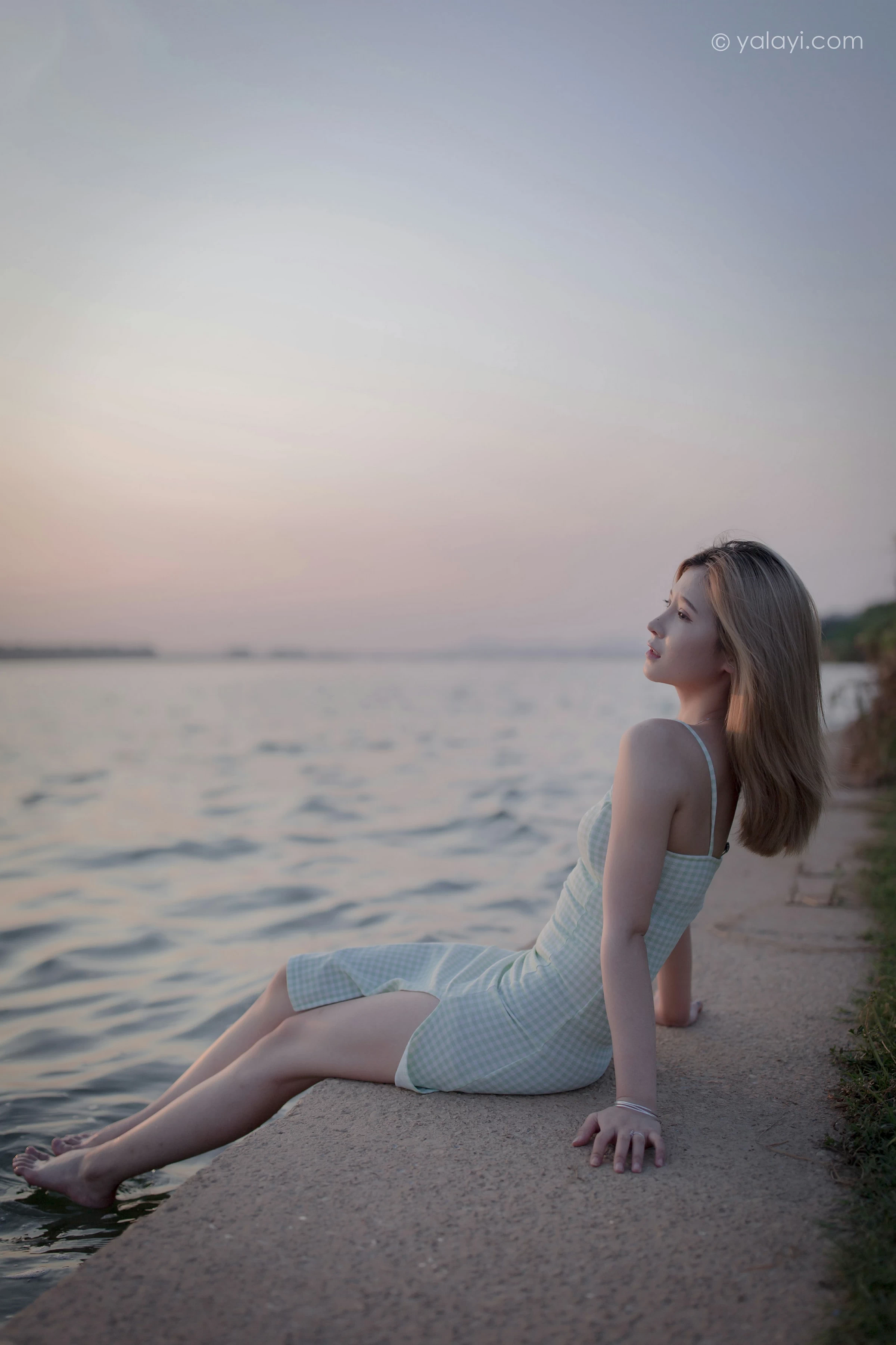 [YALAYI雅拉伊]NO.712 《风继续吹》 梦涵 紧身吊带连衣裙休闲写真第7张