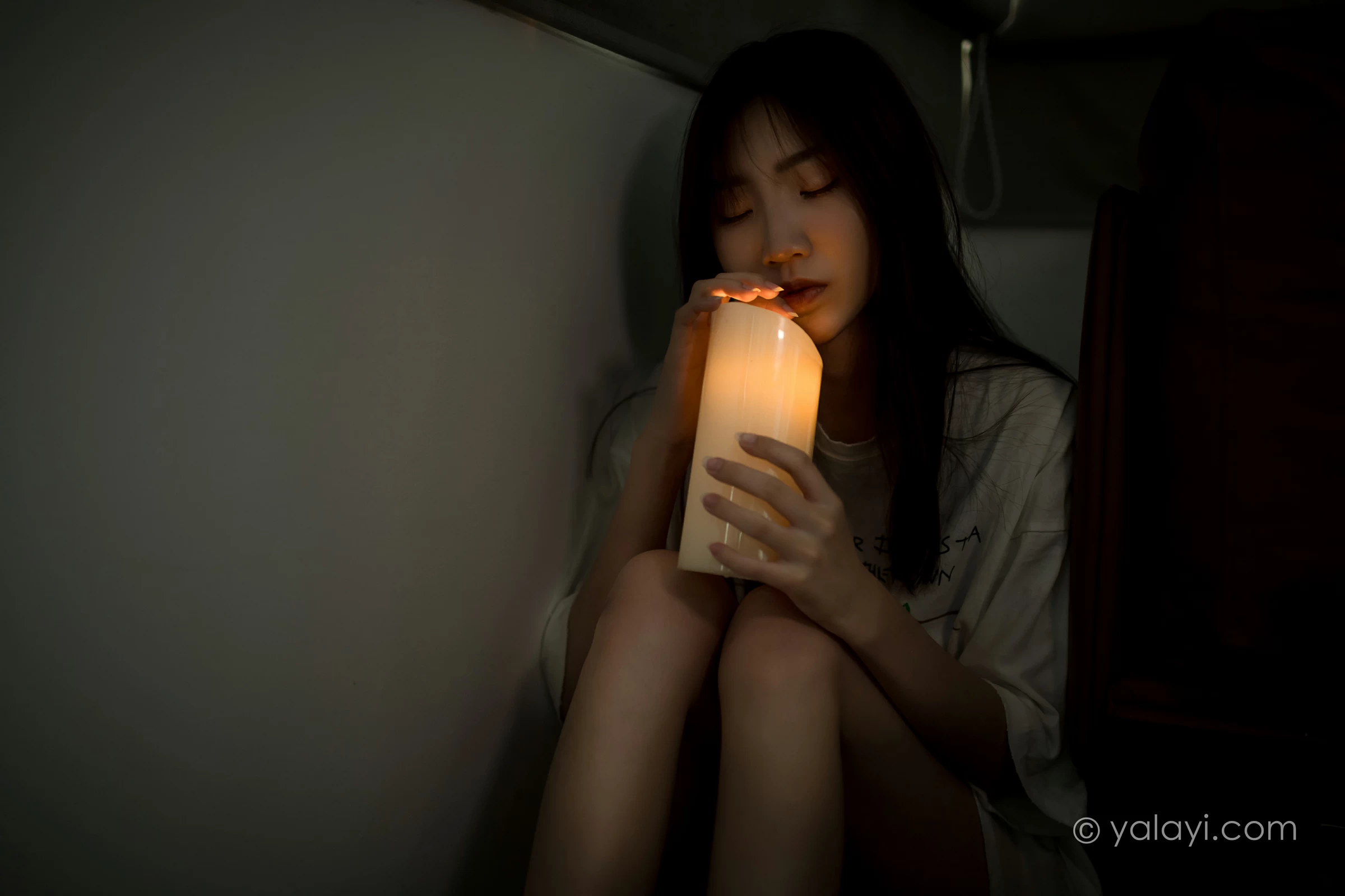 [YALAYI雅拉伊]NO.693 《好心分手》 小乔 白色连身短袖居家私房写真集第9张