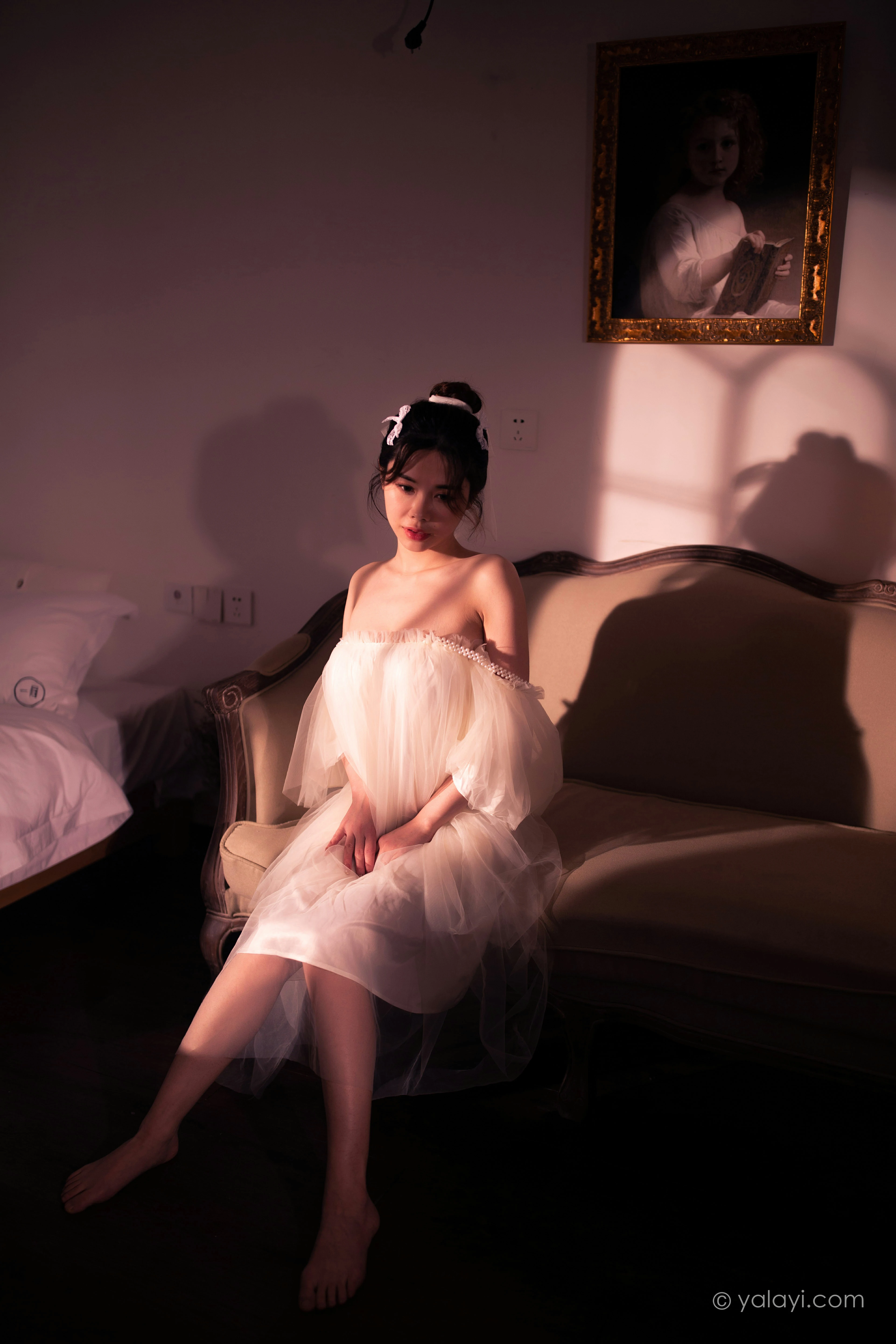 [YALAYI雅拉伊]NO.858 等待我的人 香草 白色透视吊带连衣裙居家性感写真集第10张