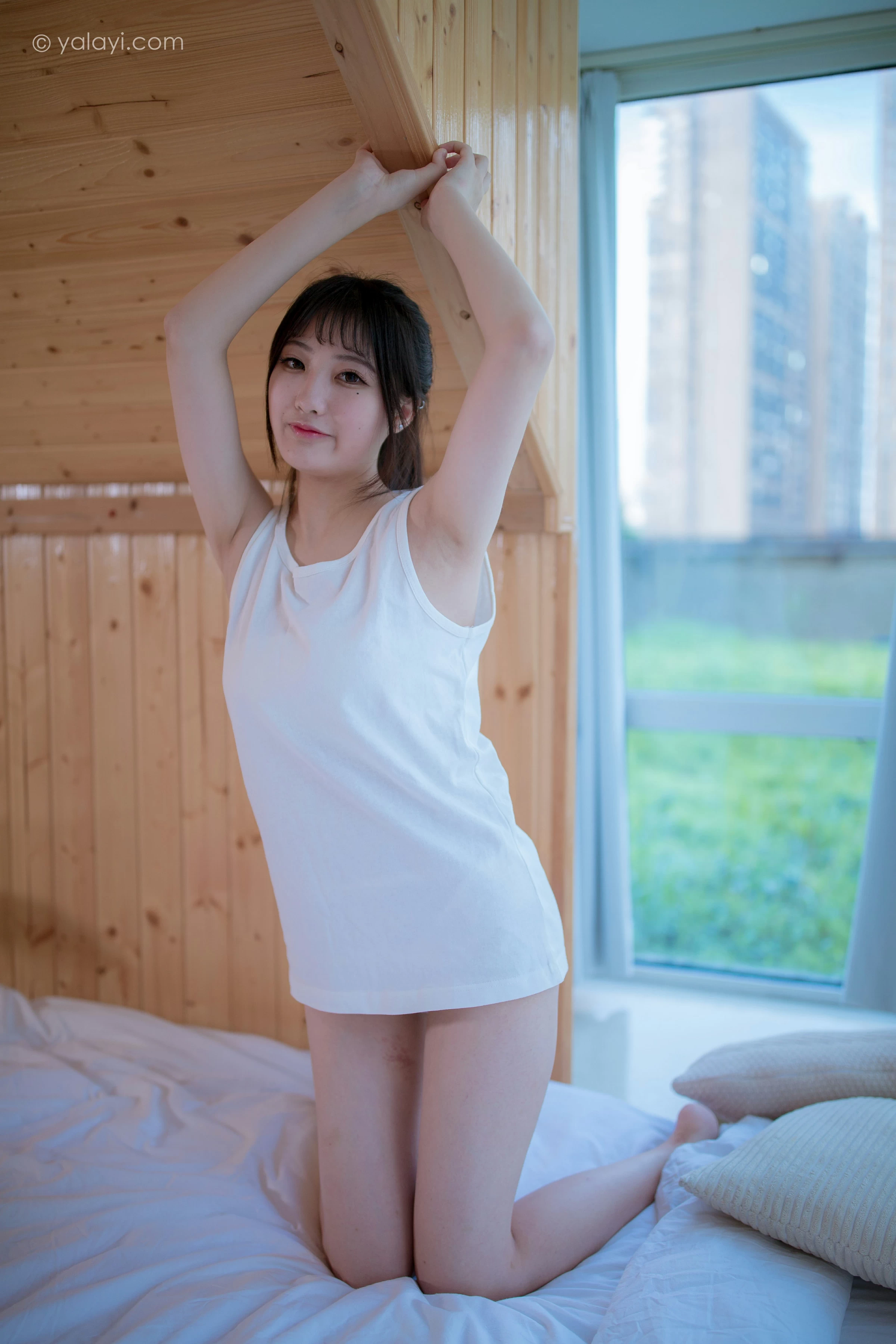 [YALAYI雅拉伊]NO.694 《木屋时光》 瓶儿 白色连身背心性感私房写真集第10张