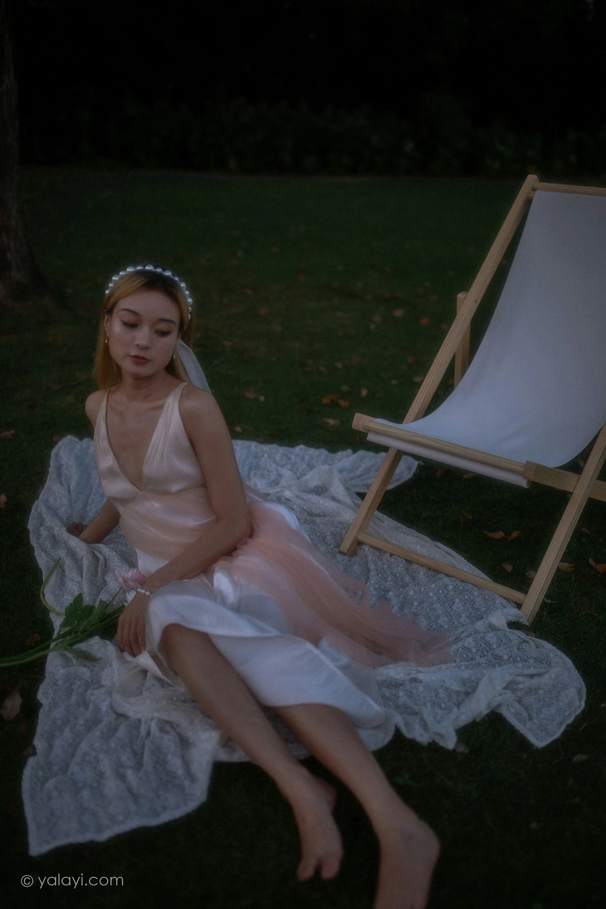[YALAYI雅拉伊]NO.695 《救赎》 米粒米粒 粉色吊带连衣裙写真第5张
