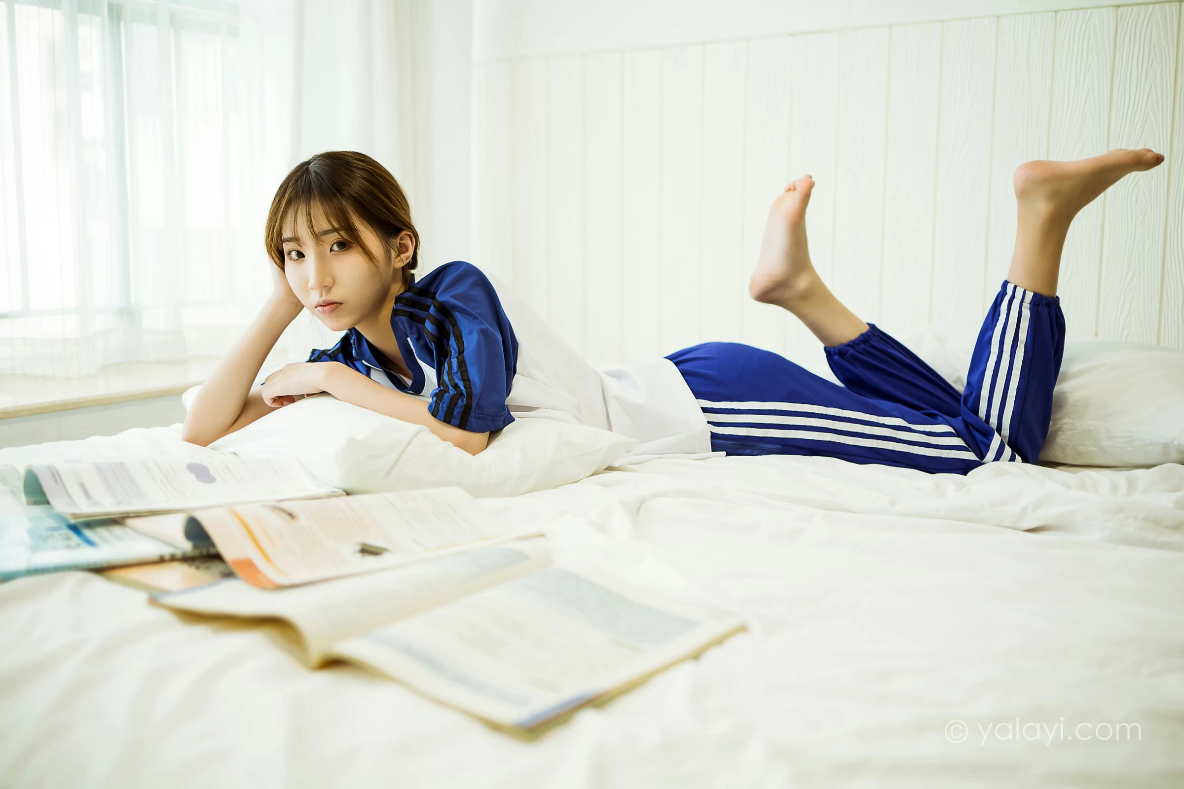 [YALAYI雅拉伊]NO.719 《一对一辅导》 小乔 蓝色校服短袖加长裤居家私房写真集第8张