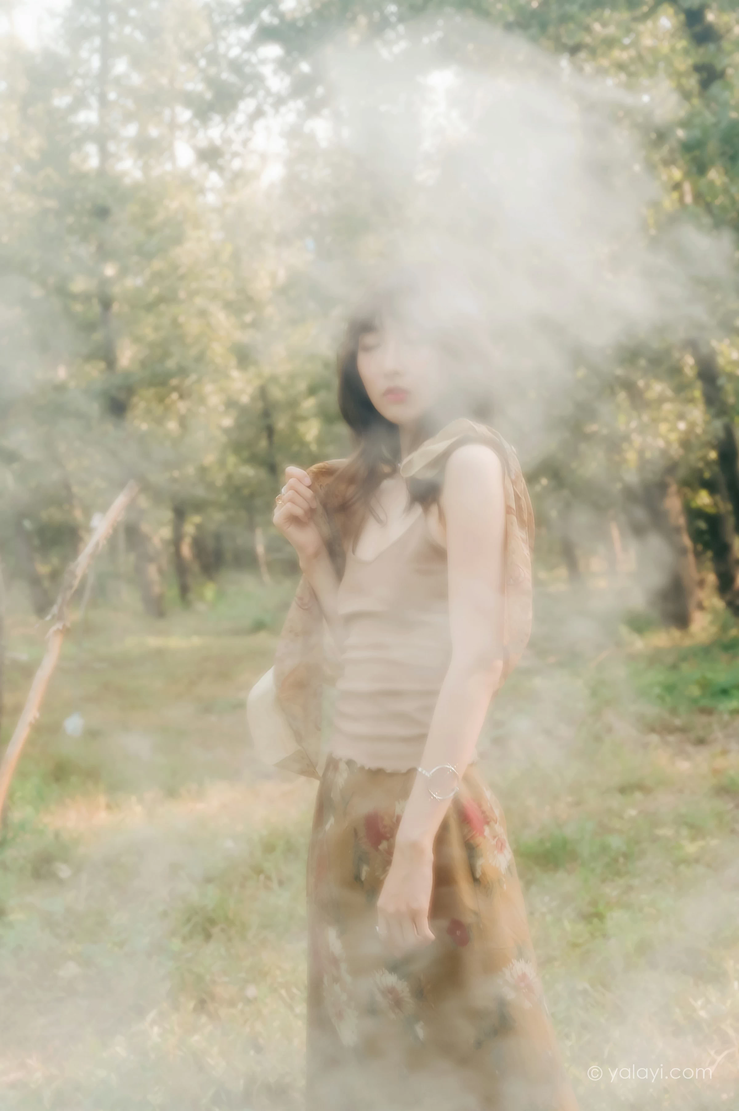 [YALAYI雅拉伊]NO.691 《梦境》 佳佳 橙色性感小背心加短裙私房写真第4张