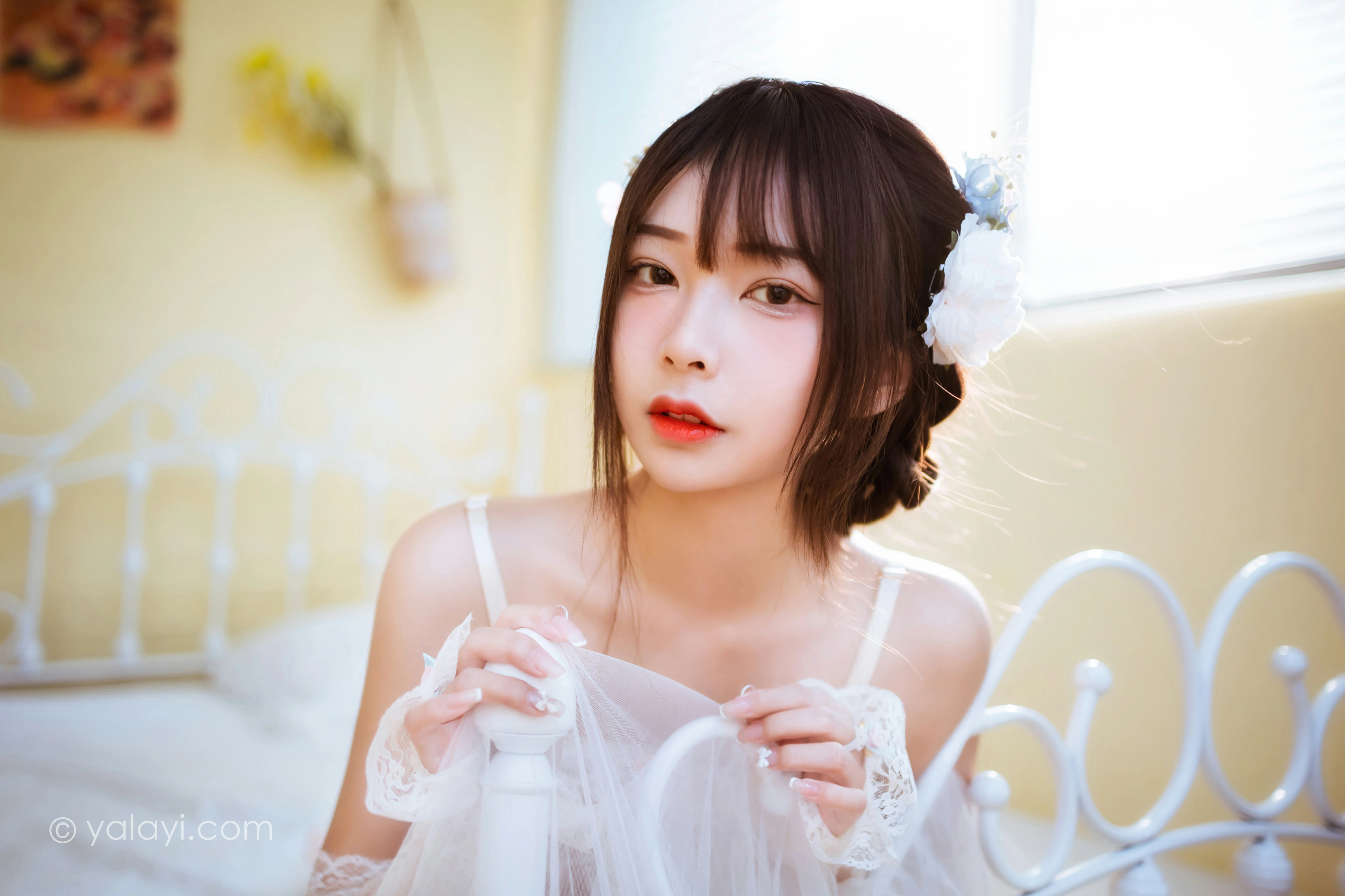 [YALAYI雅拉伊]NO.807 似梦初觉 阿禾 白色透视情趣连衣裙加蕾丝内衣性感私房写真集第14张