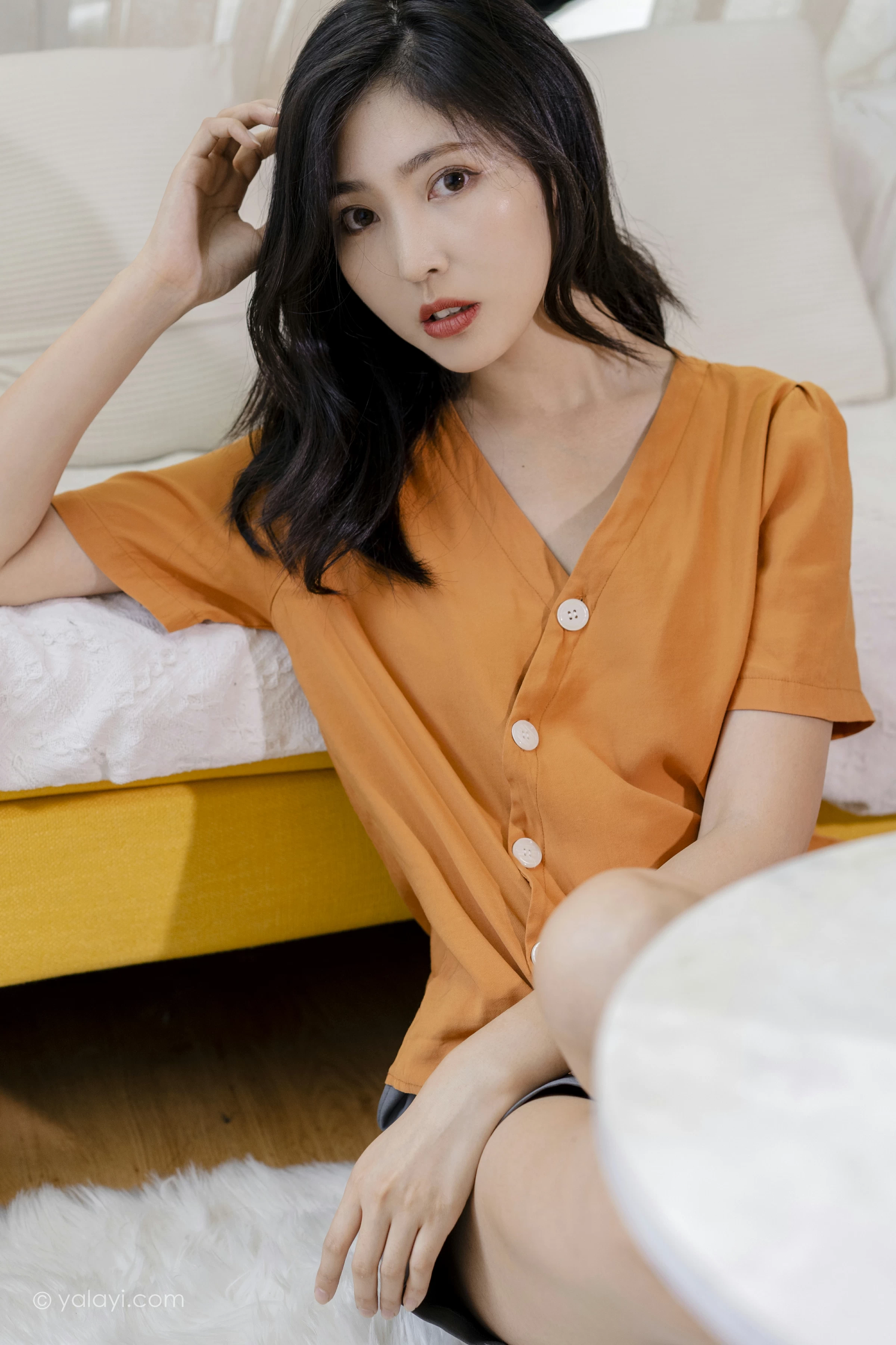 [YALAYI雅拉伊]NO.692 《小幸福》 苍儿 橙色衬衫加灰色短裤性感私房写真集第14张