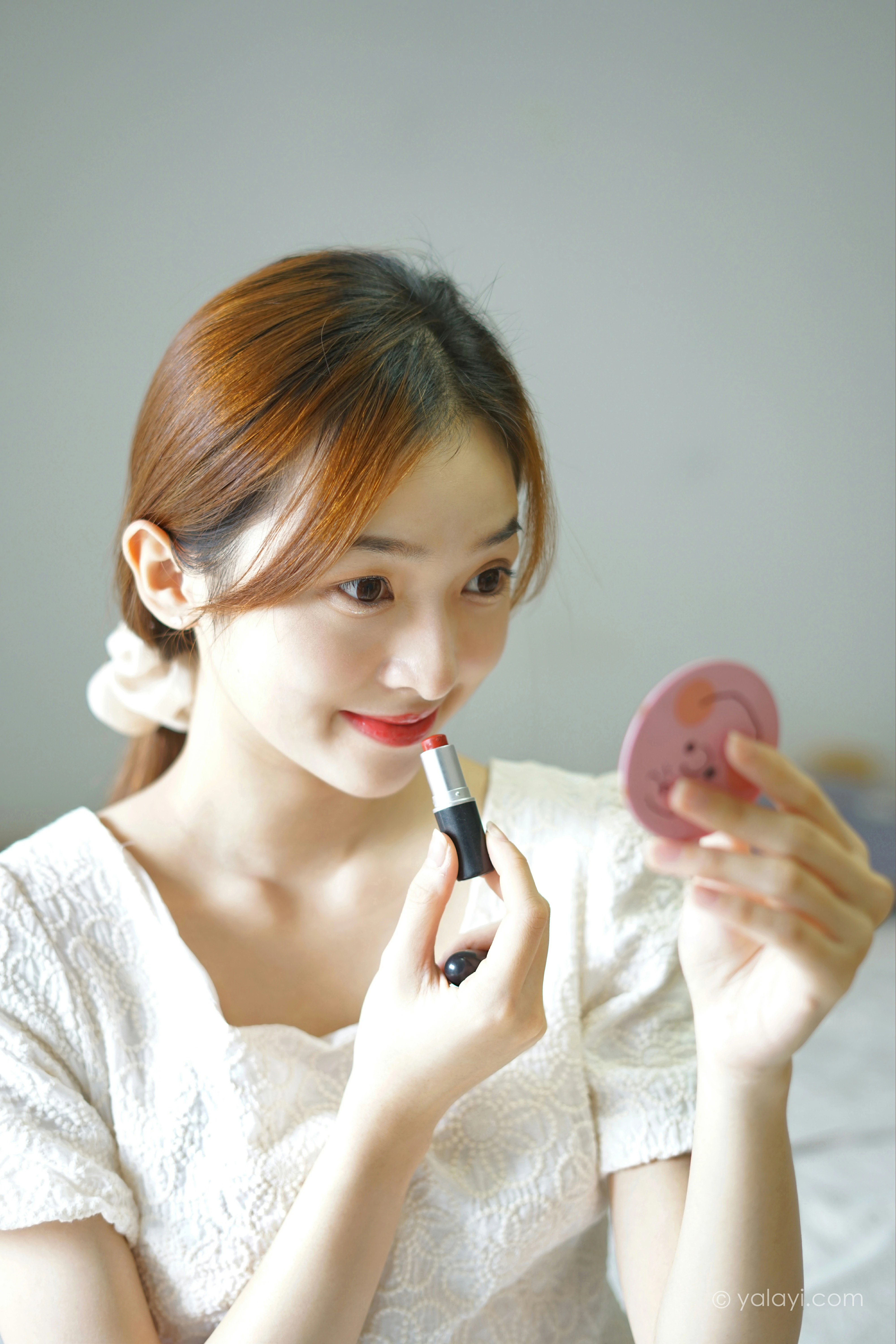 [YALAYI雅拉伊]NO.854 清晨阳光 楚媛 白色蕾丝连衣裙居家性感写真集第14张