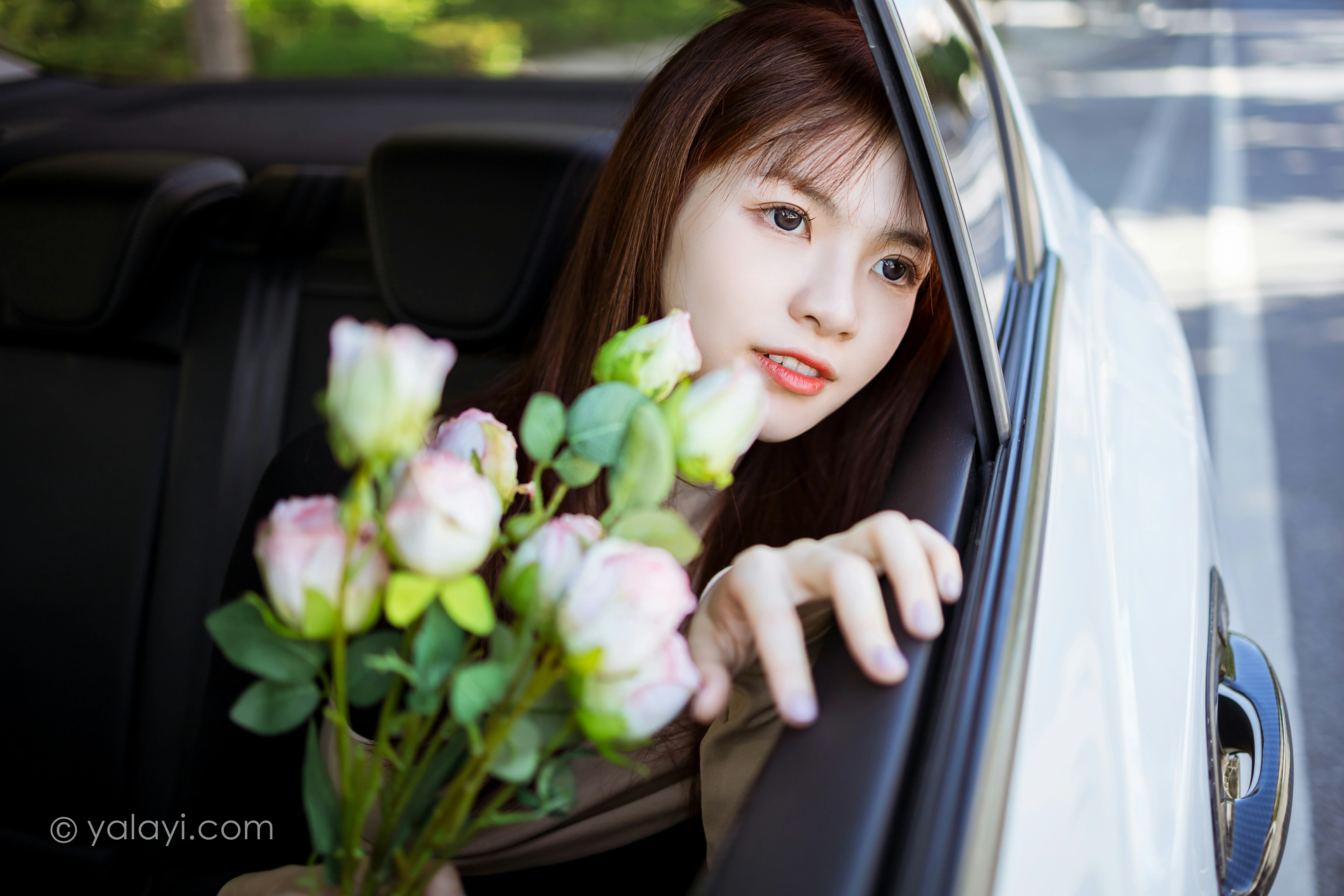 [YALAYI雅拉伊]2021.11.10 兜风 茹莎 黑色连身礼服裙性感写真集第9张