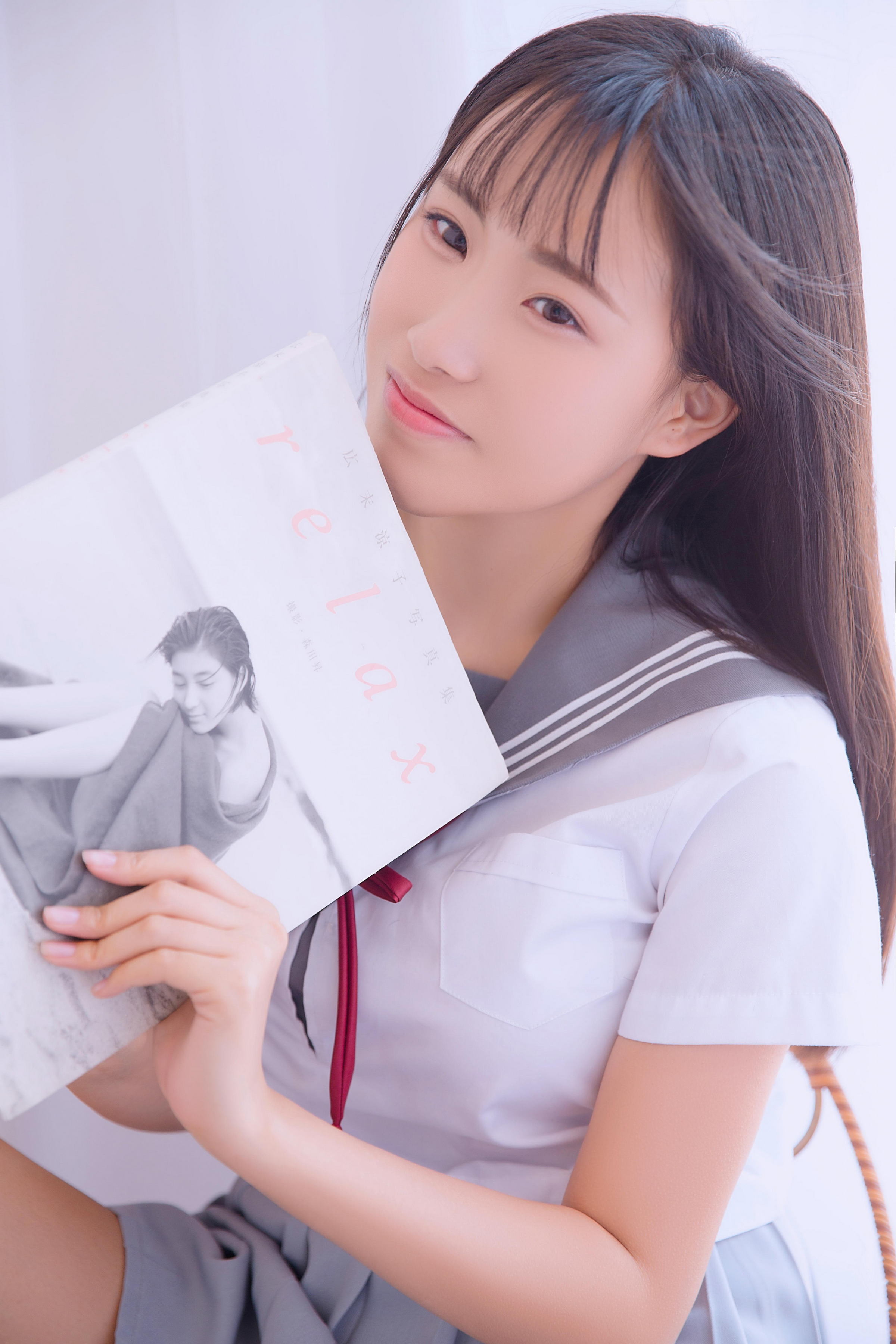 [YALAYI雅拉伊]2022.06.13 秘密花园 清纯少女 JK水手制服与粉色吊带内衣加短裤私房写真集第3张