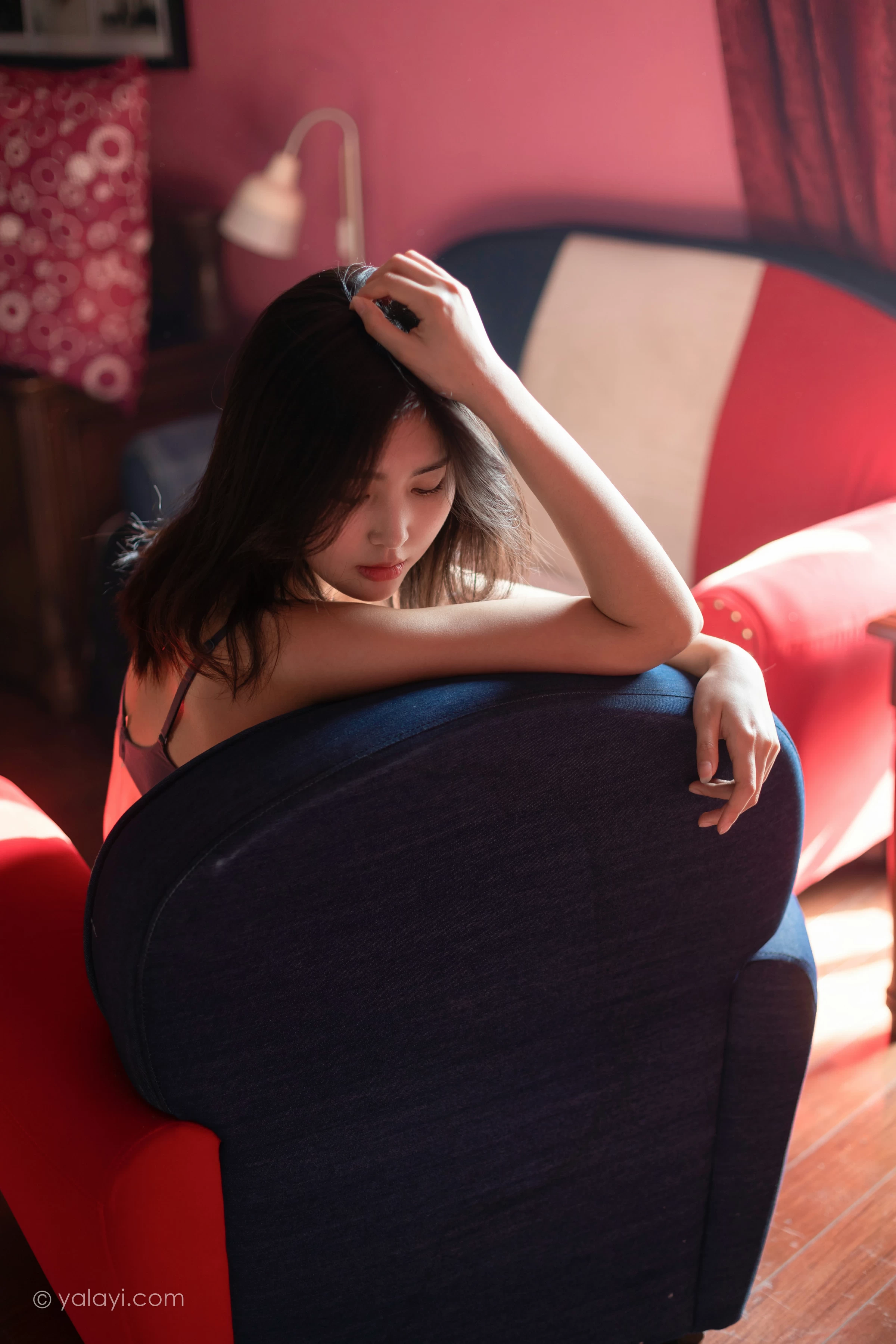 [YALAYI雅拉伊]NO.709 《追光》 苍儿 灰色内衣居家性感私房写真集第15张