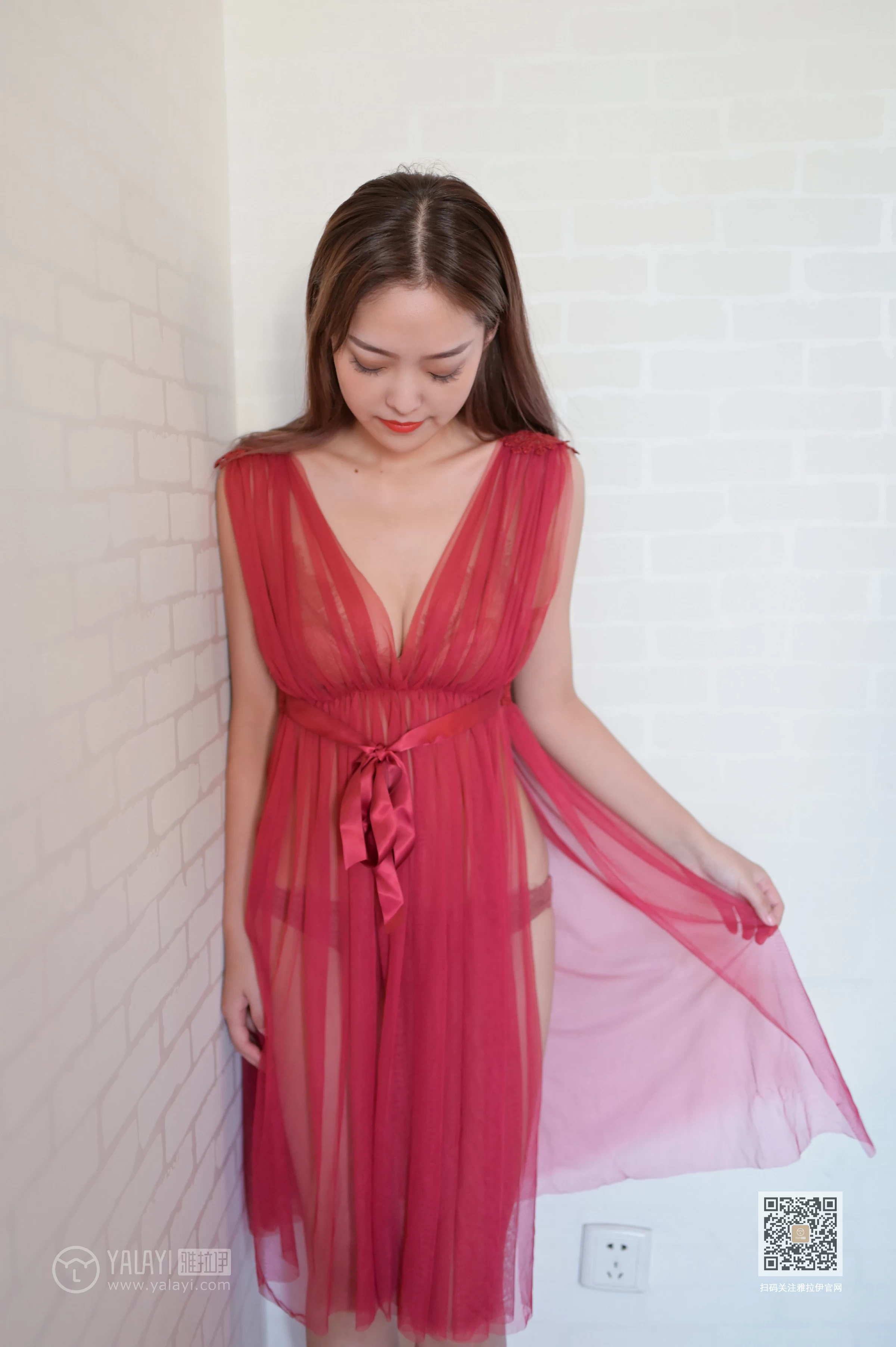 [YALAYI雅拉伊]Vol.446 红拂女 出尘 白色透视情趣连衣裙居家性感私房写真集第9张