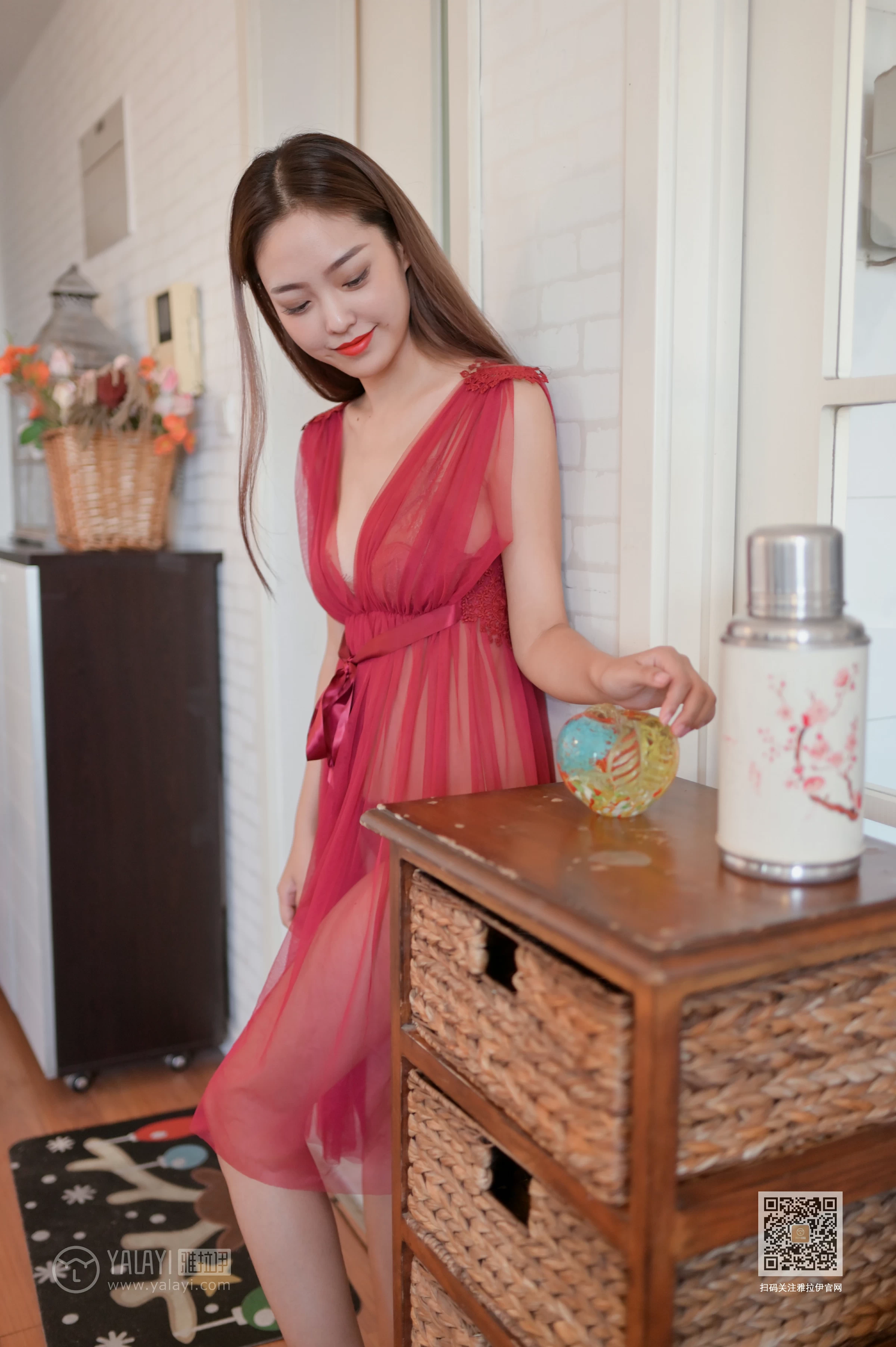 [YALAYI雅拉伊]Vol.446 红拂女 出尘 白色透视情趣连衣裙居家性感私房写真集第13张