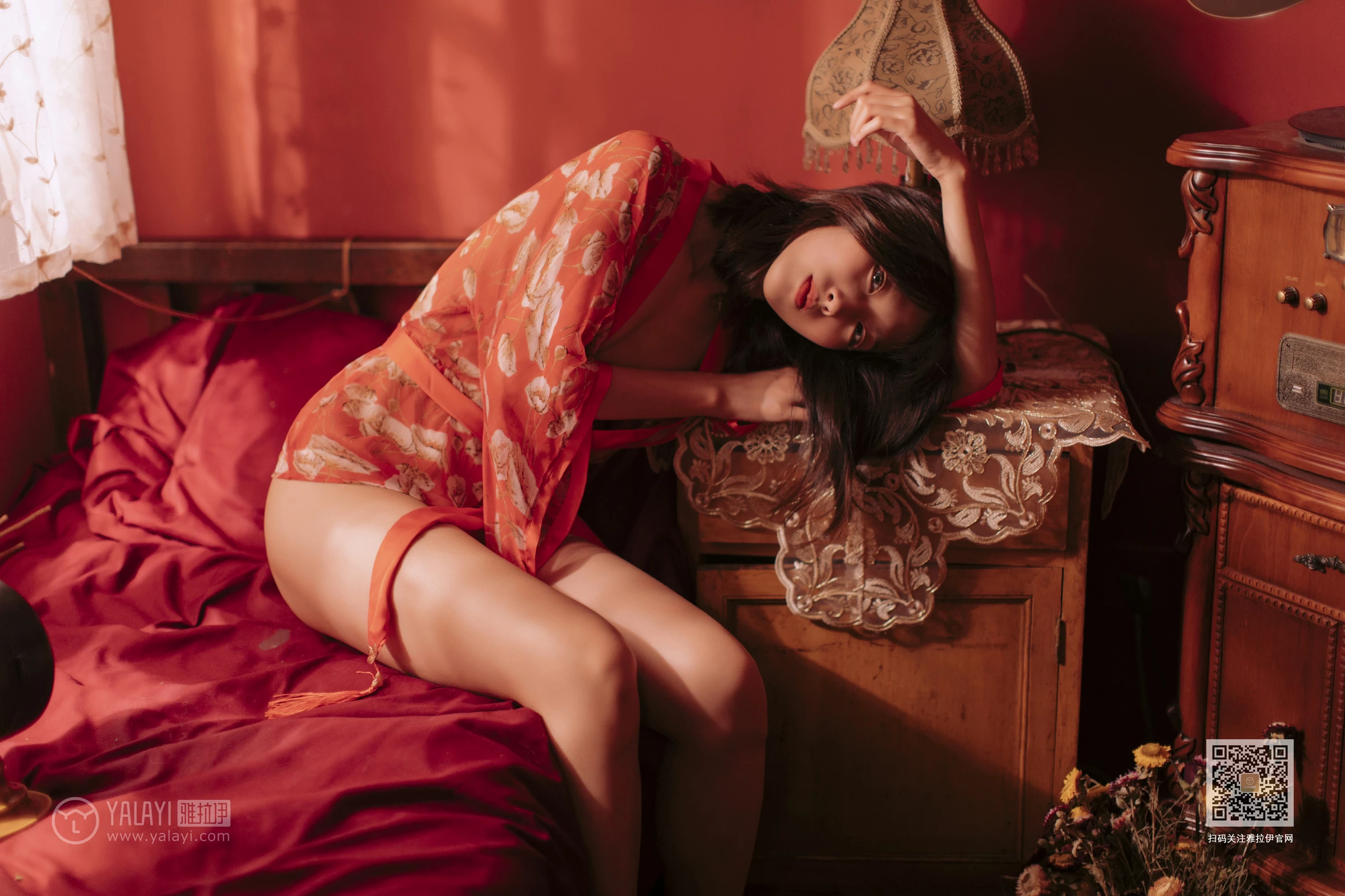 [YALAYI雅拉伊]Vol.460 红妆写真 佳佳 红色睡衣居家性感私房写真集第8张