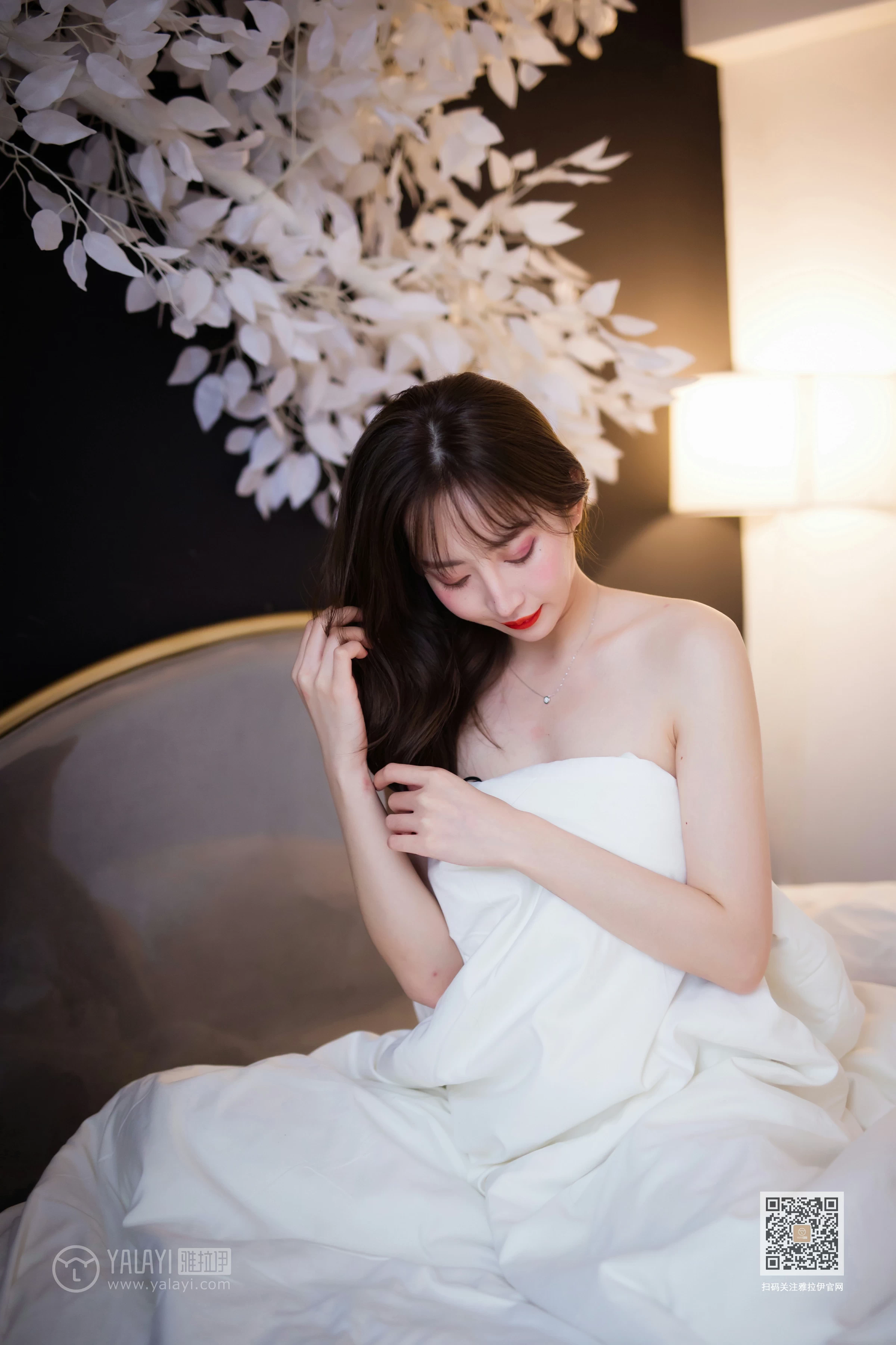 [YALAYI雅拉伊]Vol.462 濒临底线 白雪 黑色内衣加黑色蕾丝内裤性感私房写真集第15张