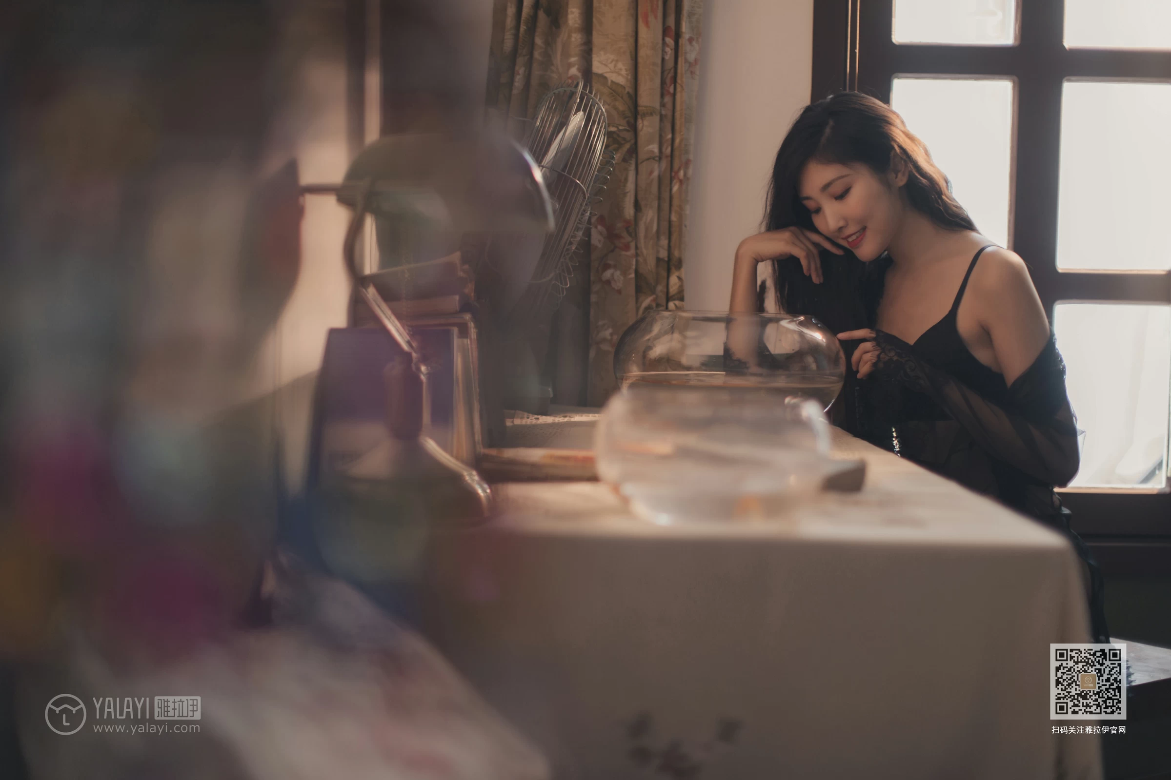 [YALAYI雅拉伊]Vol.470 秋色满房 苍儿 黑色透视情趣睡衣加黑色内衣性感私房写真集第4张