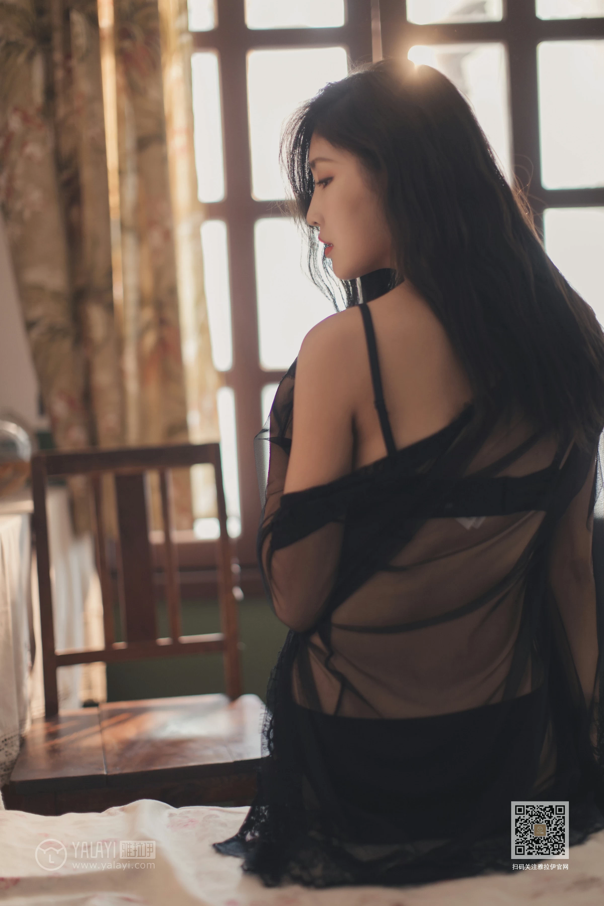 [YALAYI雅拉伊]Vol.470 秋色满房 苍儿 黑色透视情趣睡衣加黑色内衣性感私房写真集第15张