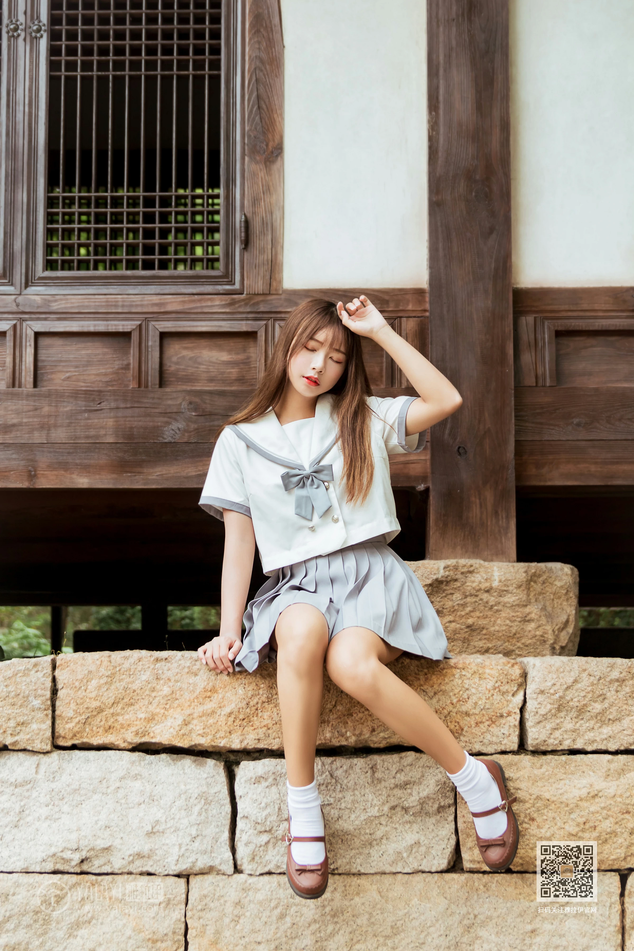 [YALAYI雅拉伊]Vol.471 越秀百褶裙少女 阿禾 日本高中女生制服加短裙性感私房写真集第6张