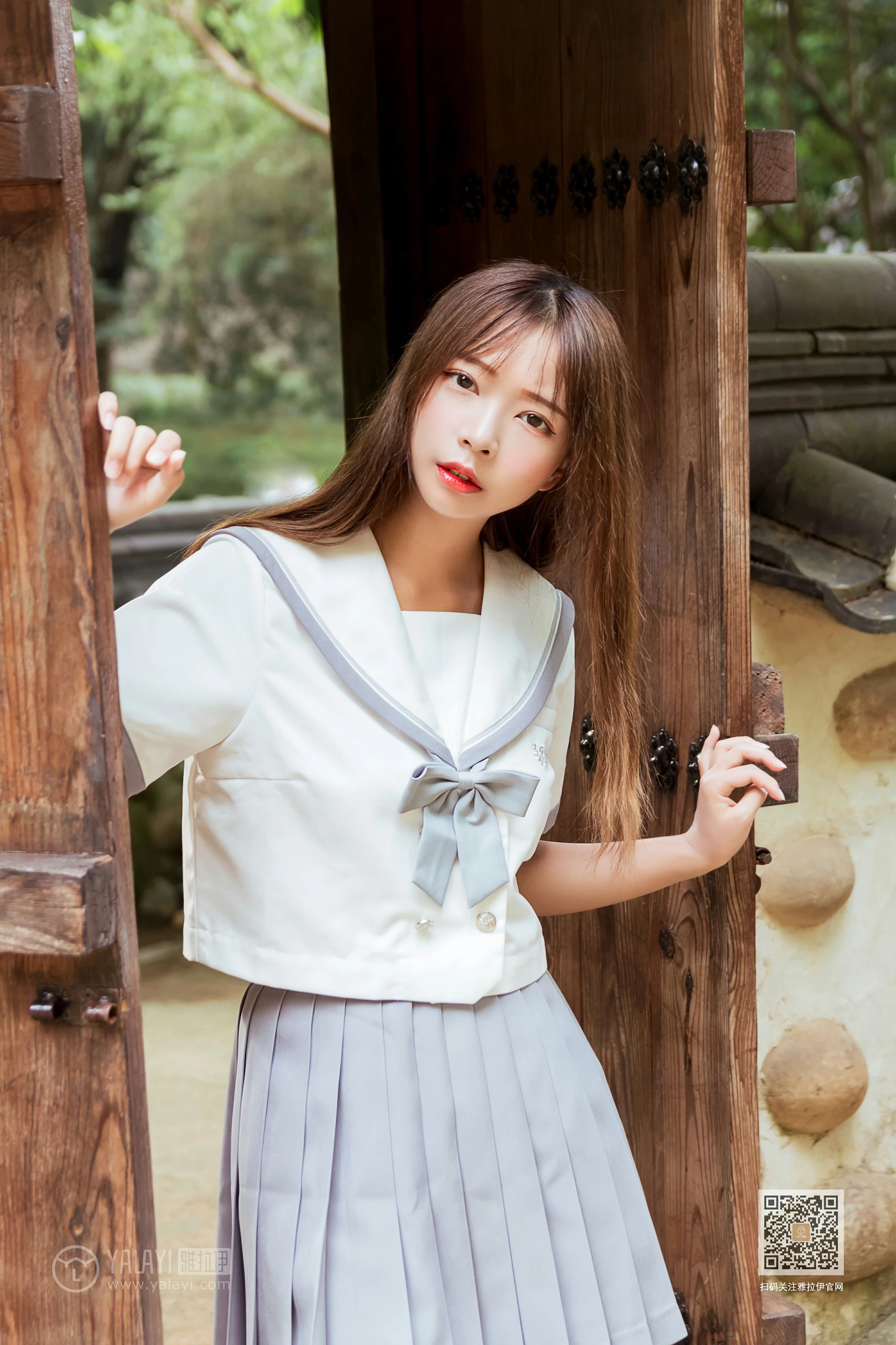 [YALAYI雅拉伊]Vol.471 越秀百褶裙少女 阿禾 日本高中女生制服加短裙性感私房写真集第8张