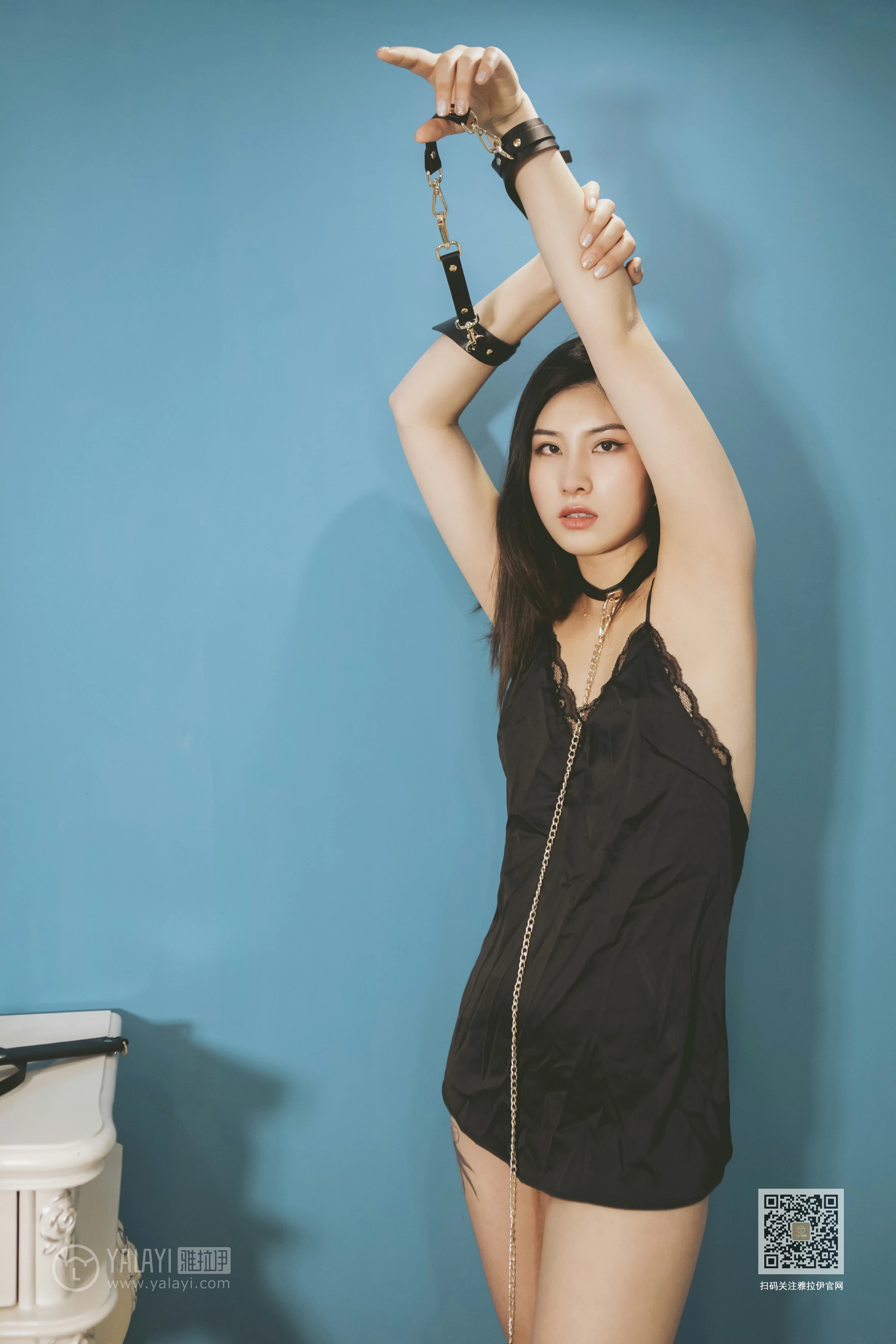 [YALAYI雅拉伊]Vol.534 禁忌之恋 羽嫣 黑色吊带蕾丝睡衣性感私房写真集第3张