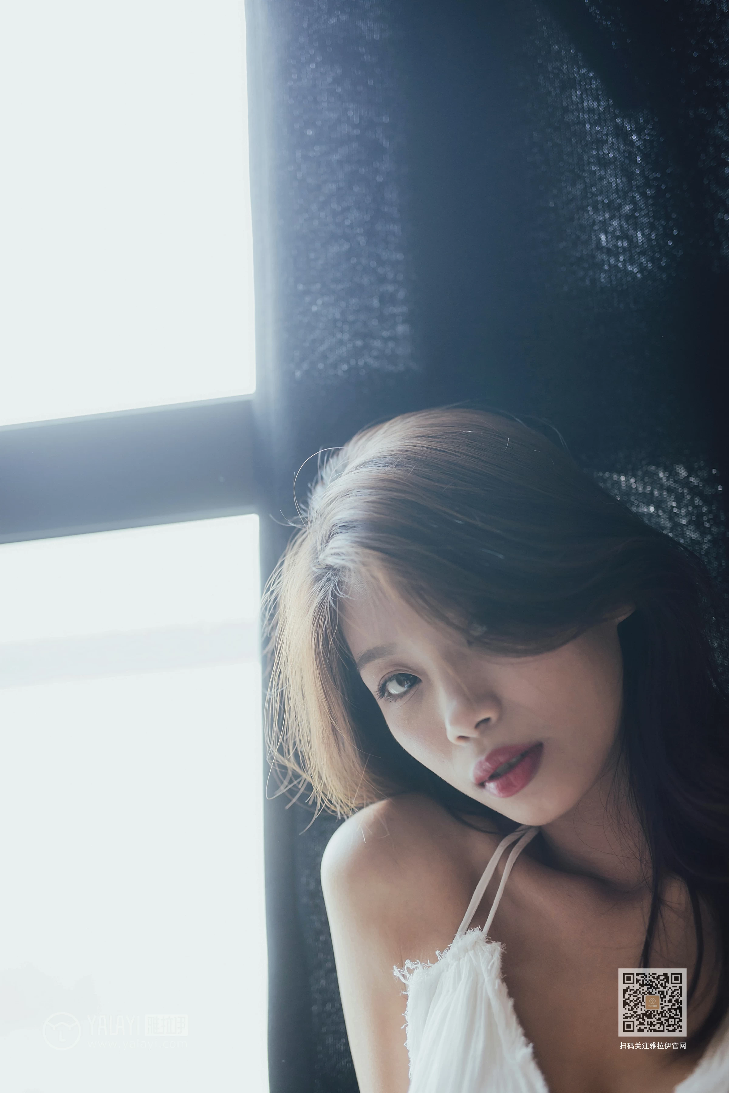 [YALAYI雅拉伊]Vol.523 薄纱雾绕 静初 白色透视吊带睡衣裙性感私房写真集第3张