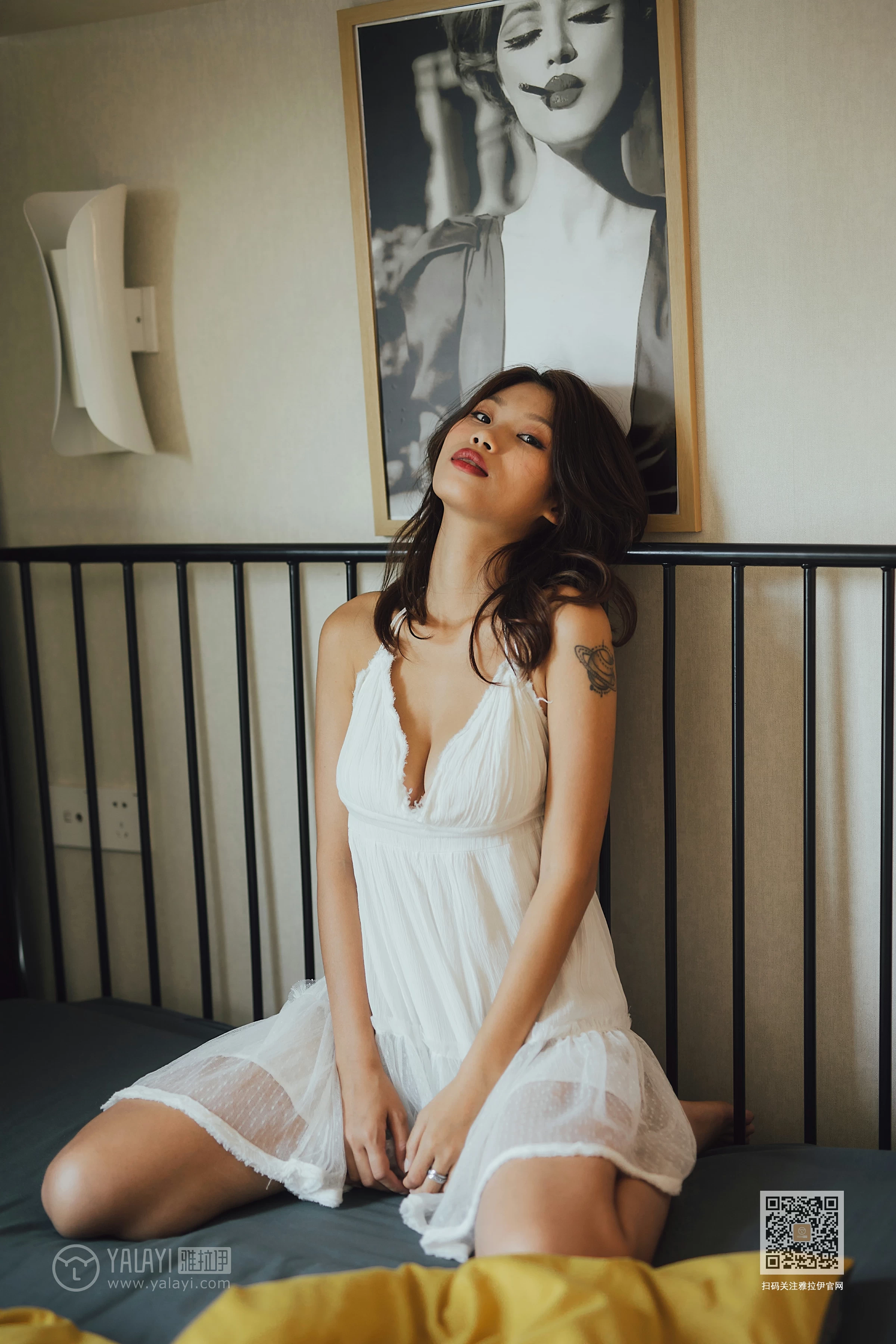 [YALAYI雅拉伊]Vol.523 薄纱雾绕 静初 白色透视吊带睡衣裙性感私房写真集第12张