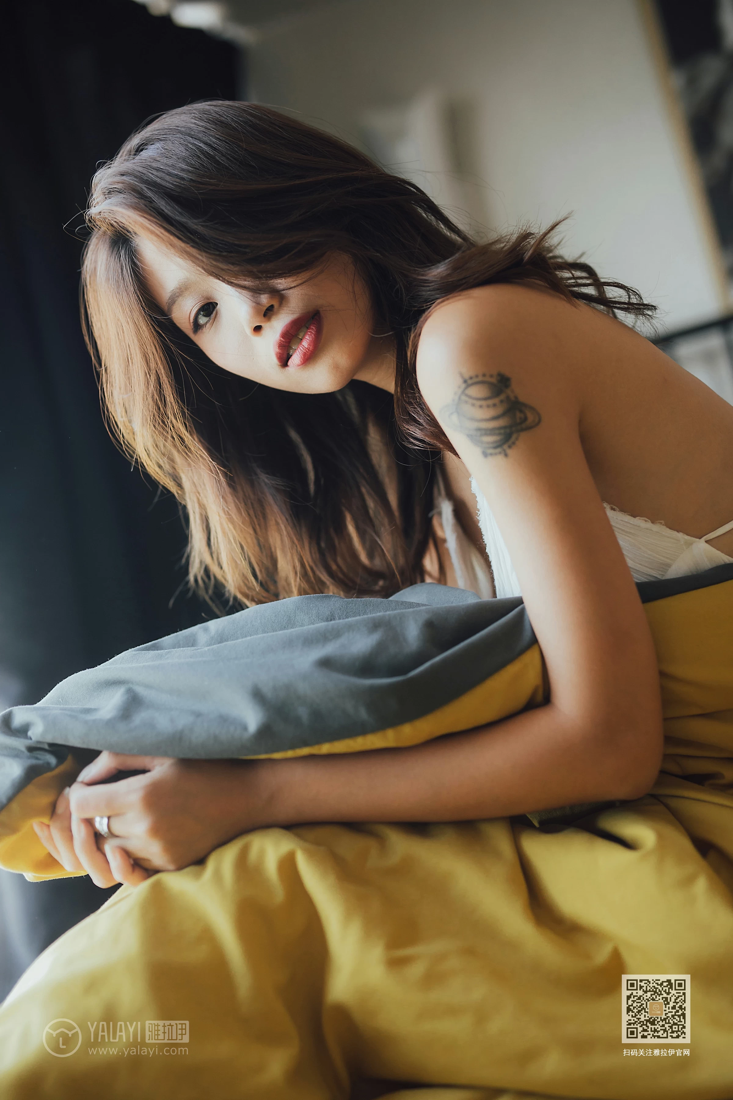 [YALAYI雅拉伊]Vol.523 薄纱雾绕 静初 白色透视吊带睡衣裙性感私房写真集第15张