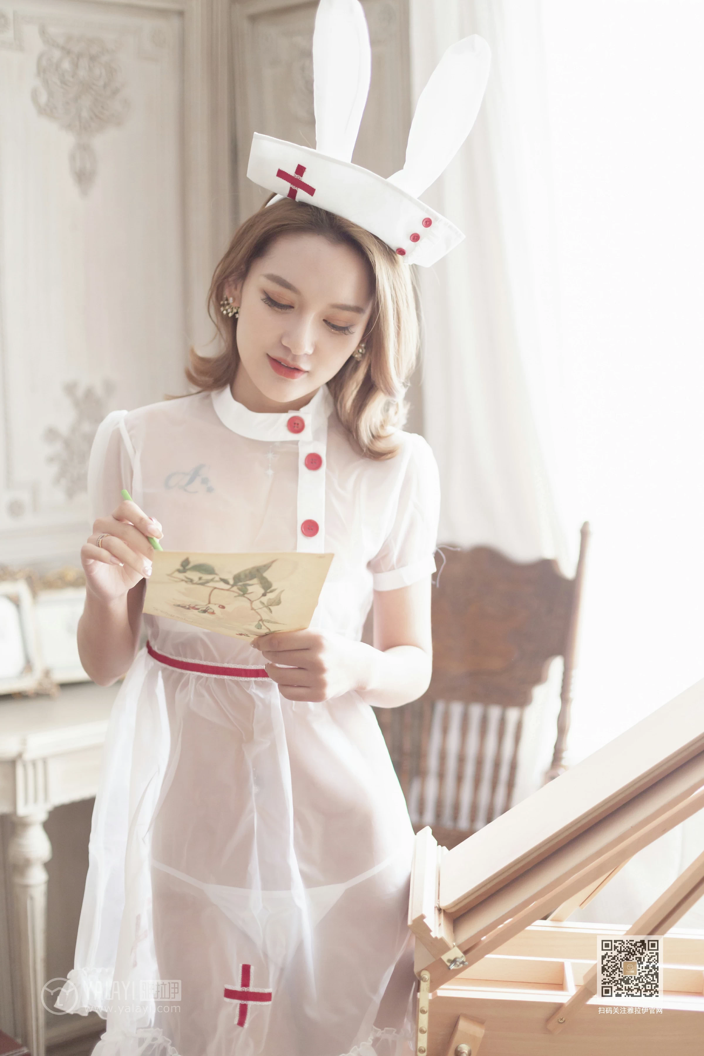 [YALAYI雅拉伊]Vol.556 最美守护者 刘子炀 透视情趣护士制服加白色丝袜美腿玉足性感私房写真集第7张