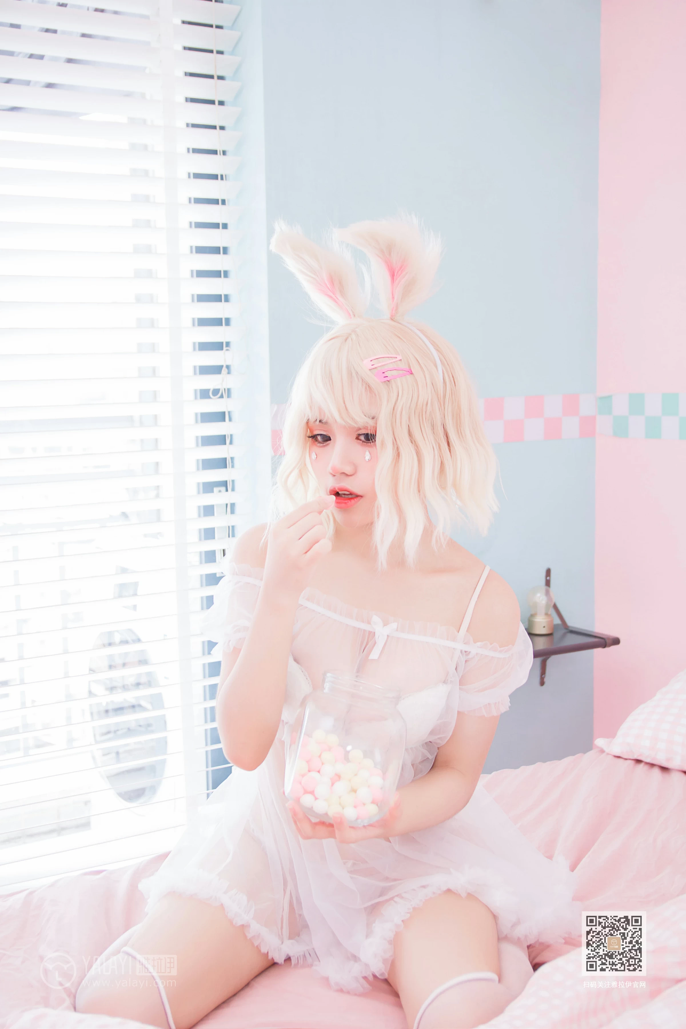 [YALAYI雅拉伊]Vol.557 阿狸的糖果罐 安安 透视情趣制服内衣加白色丝袜美腿玉足性感私房写真集第5张