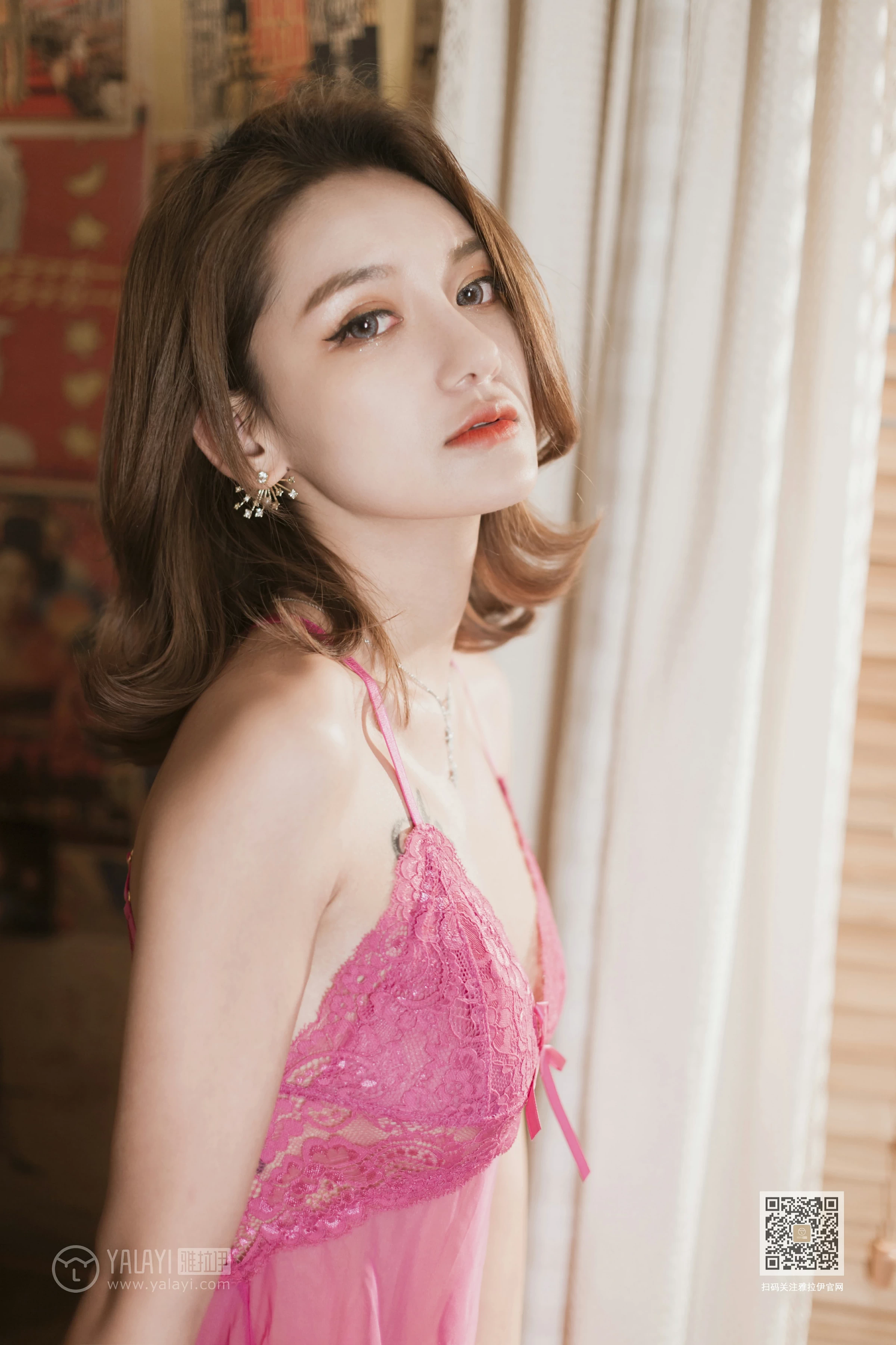 [YALAYI雅拉伊]Vol.577 粉玫瑰 刘子炀 红色透视情趣内衣性感私房写真集第15张