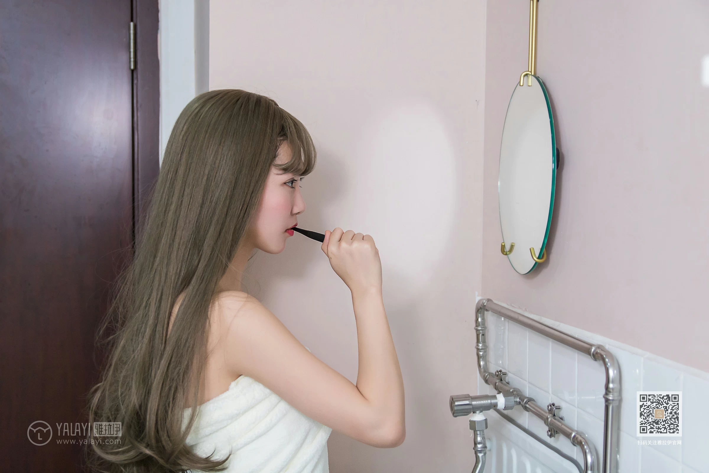 [YALAYI雅拉伊]Vol.584 粉红猪小妹 宁馨儿 性感内衣居家私房写真集第14张