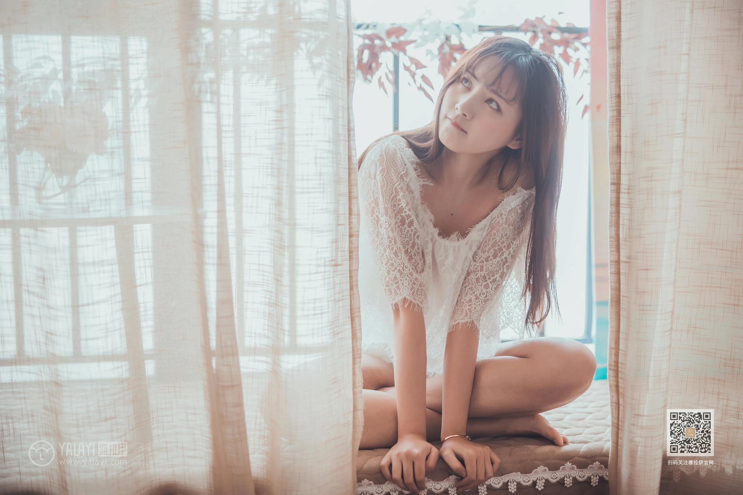 [YALAYI雅拉伊]Vol.588 清水有毒 唐芯 白色透视镂空上衣加短裤性感私房写真集第12张