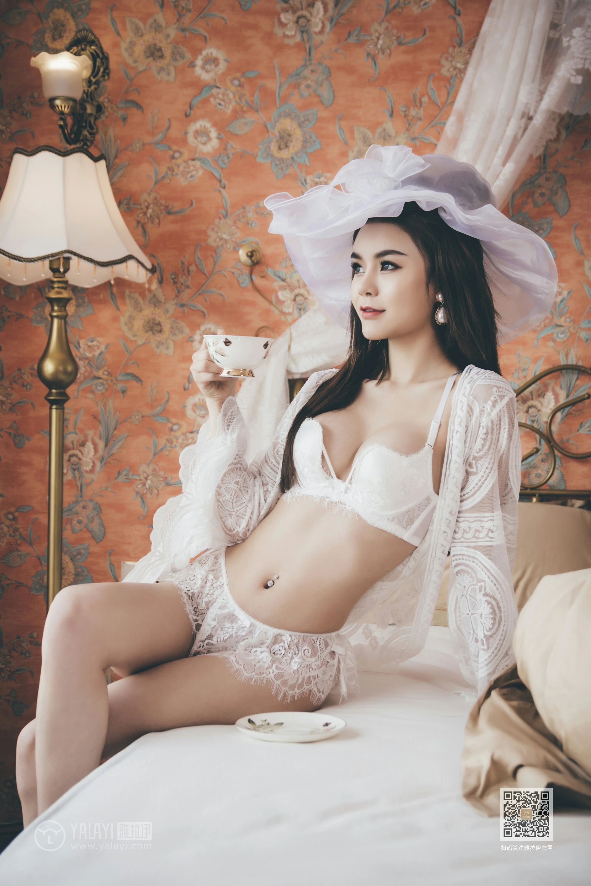 [YALAYI雅拉伊]Vol.594 第一次拍写真 蓉蓉 白色镂空睡衣加白色蕾丝内衣性感私房写真集第2张