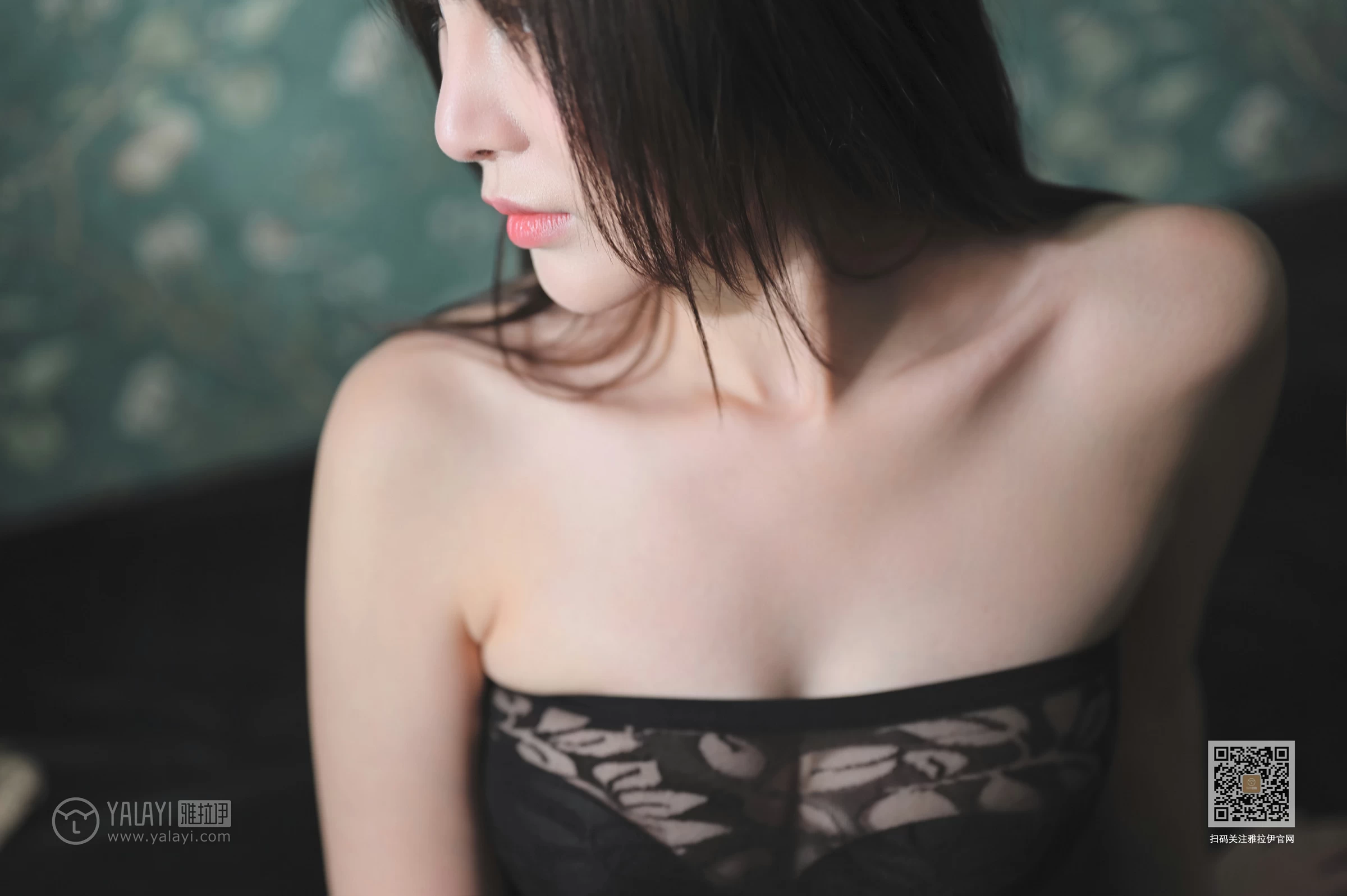 [YALAYI雅拉伊]NO.608 《怪你过份撩人》 斯雯 黑色紧身透视抹胸裙性感私房写真集第7张