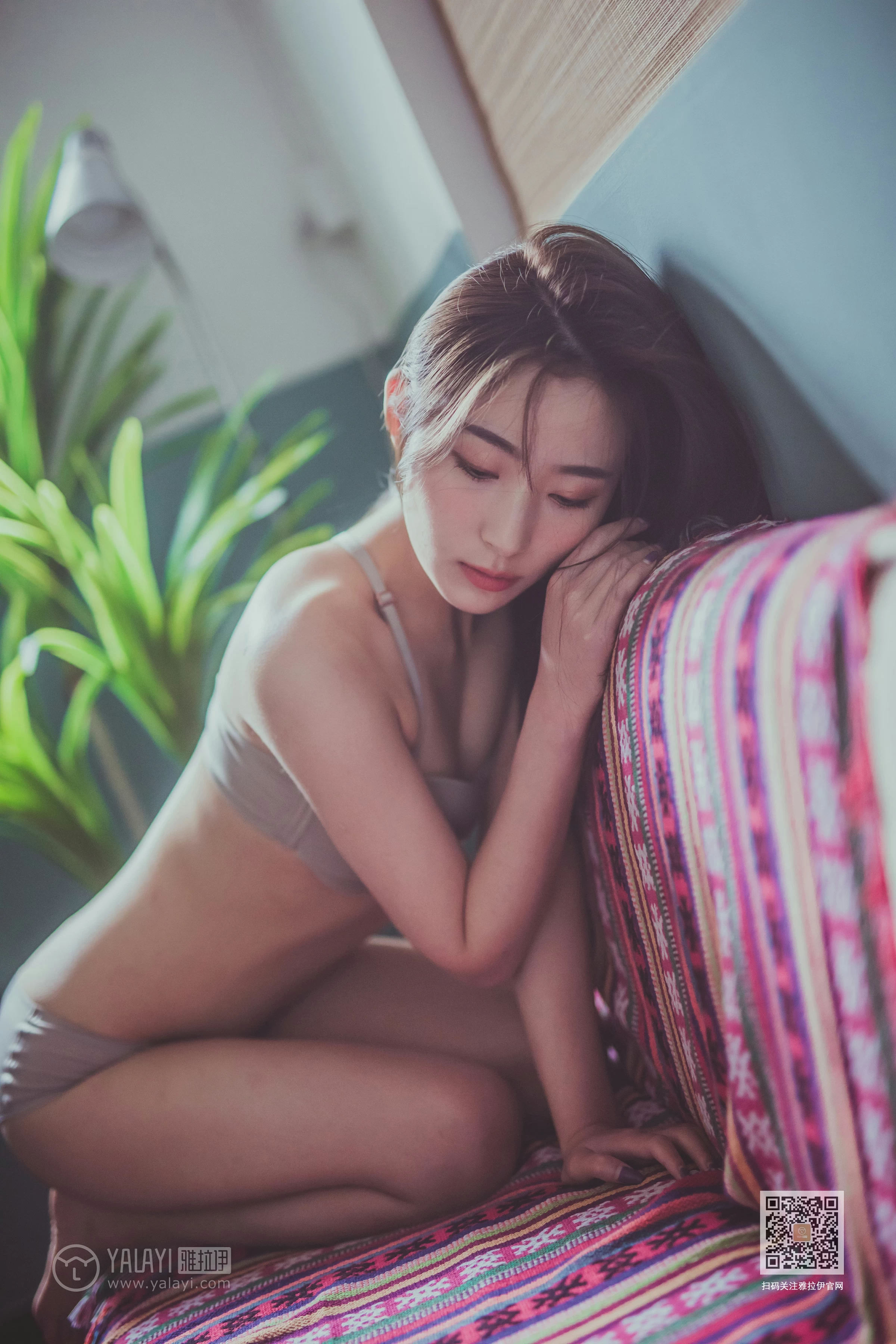 [YALAYI雅拉伊]NO.626 《满眼是你》 海棠 米色性感内衣居家私房写真集第10张