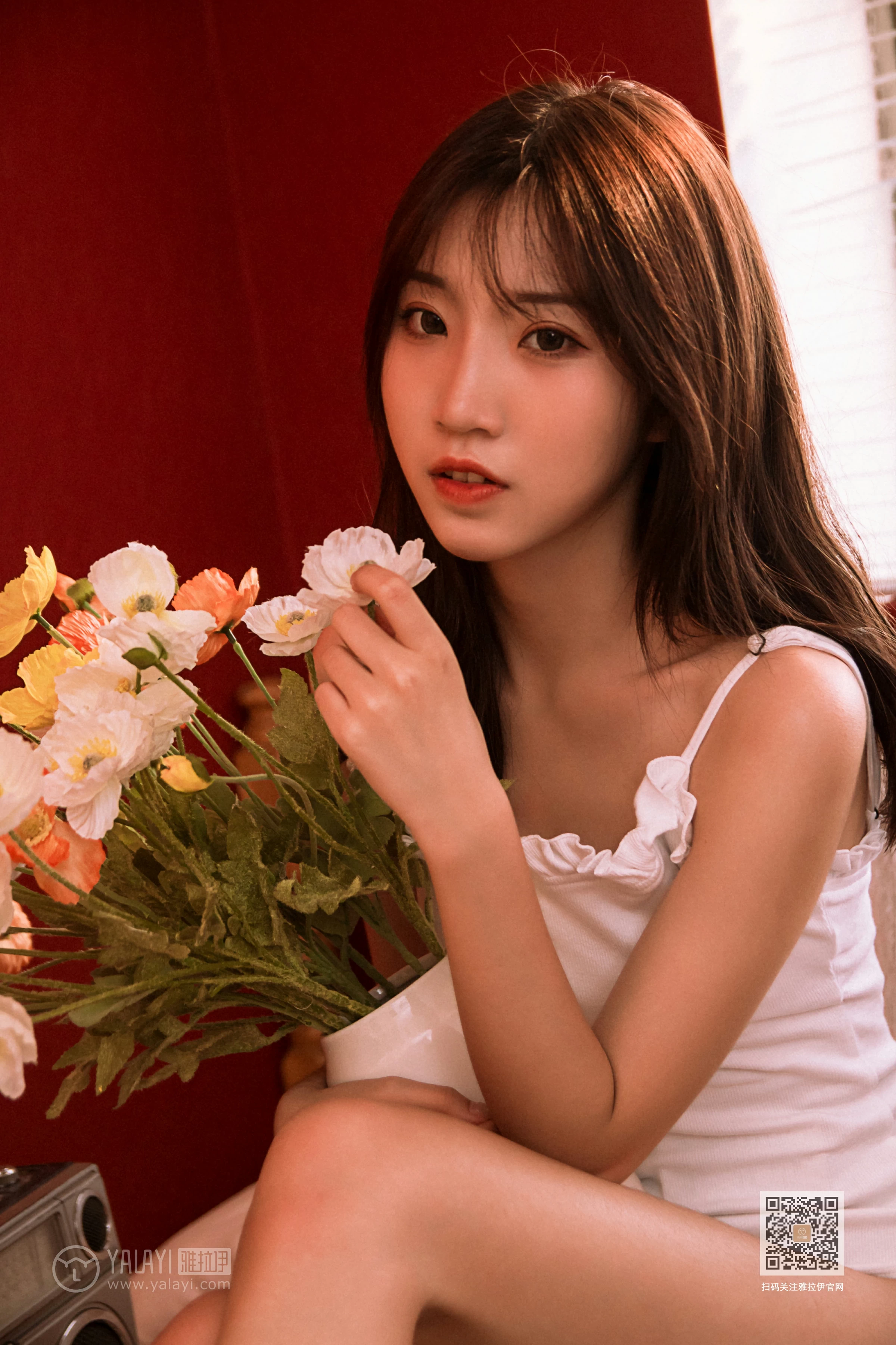 [YALAYI雅拉伊]NO.631 《复古萌妹》 小乔 白色吊带连体内衣性感私房写真集第1张