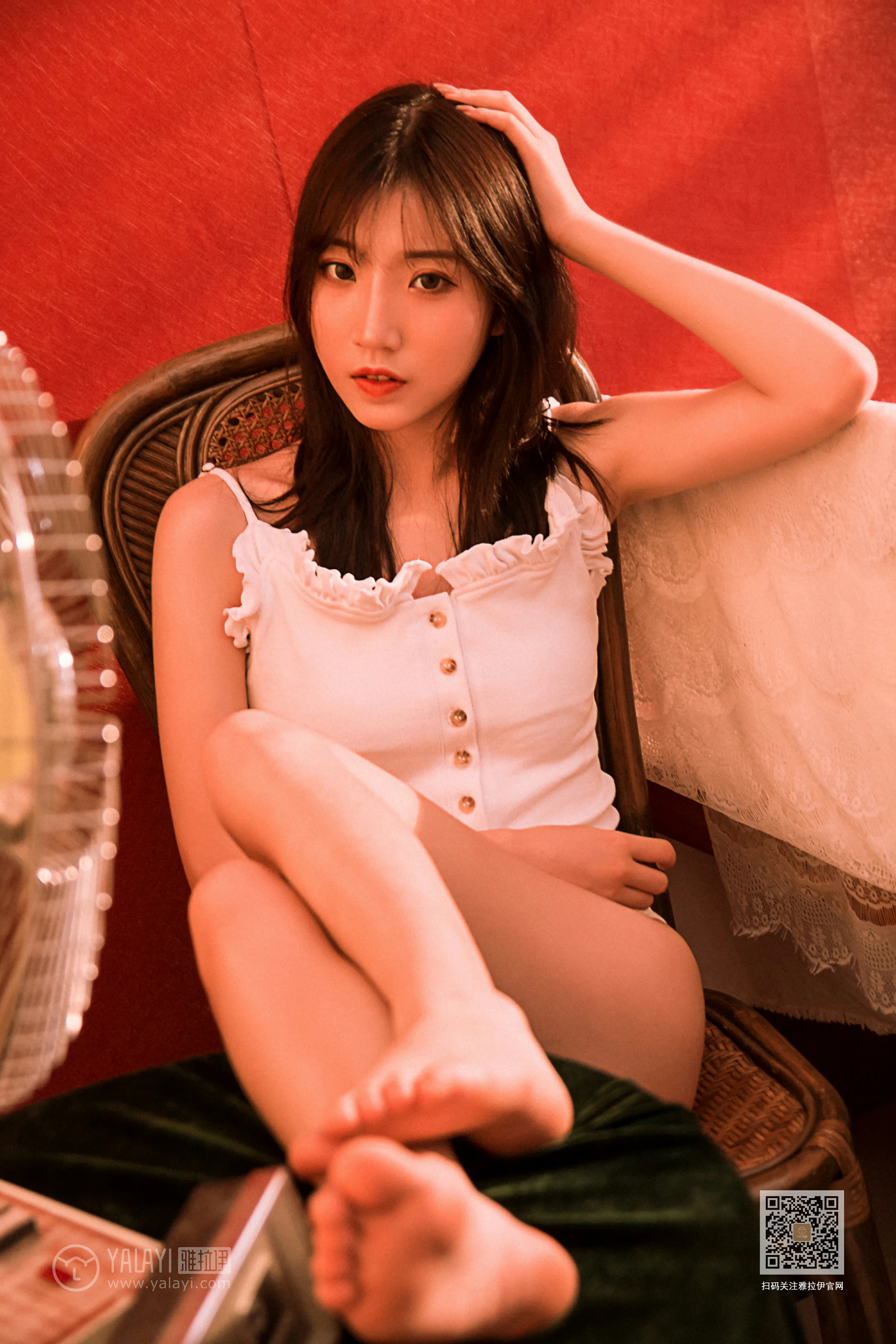 [YALAYI雅拉伊]NO.631 《复古萌妹》 小乔 白色吊带连体内衣性感私房写真集第10张