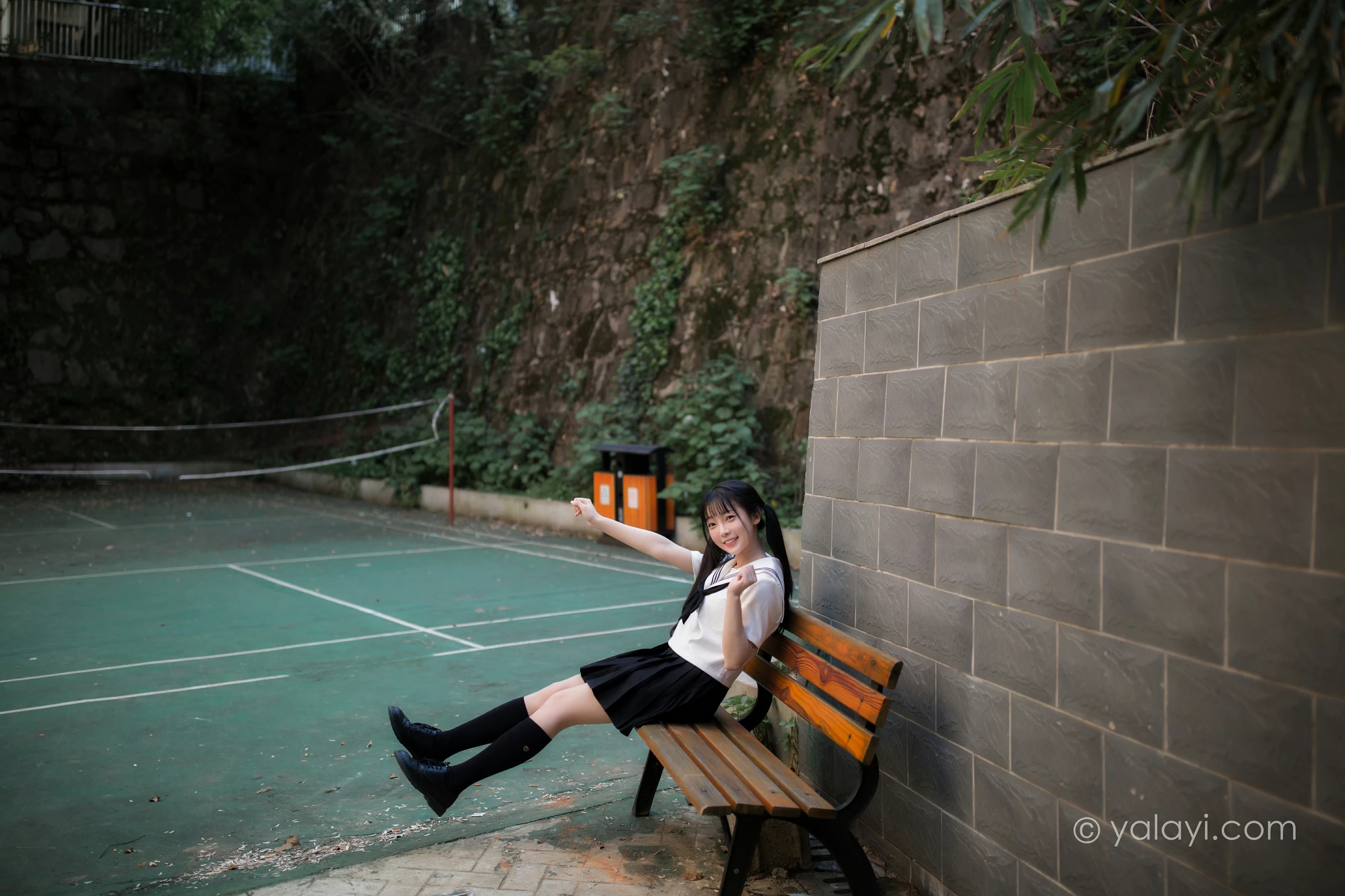 [YALAYI雅拉伊]NO.671 《放学一起走》 妙妙 JK水手制服与短裙加黑丝美腿写真第16张