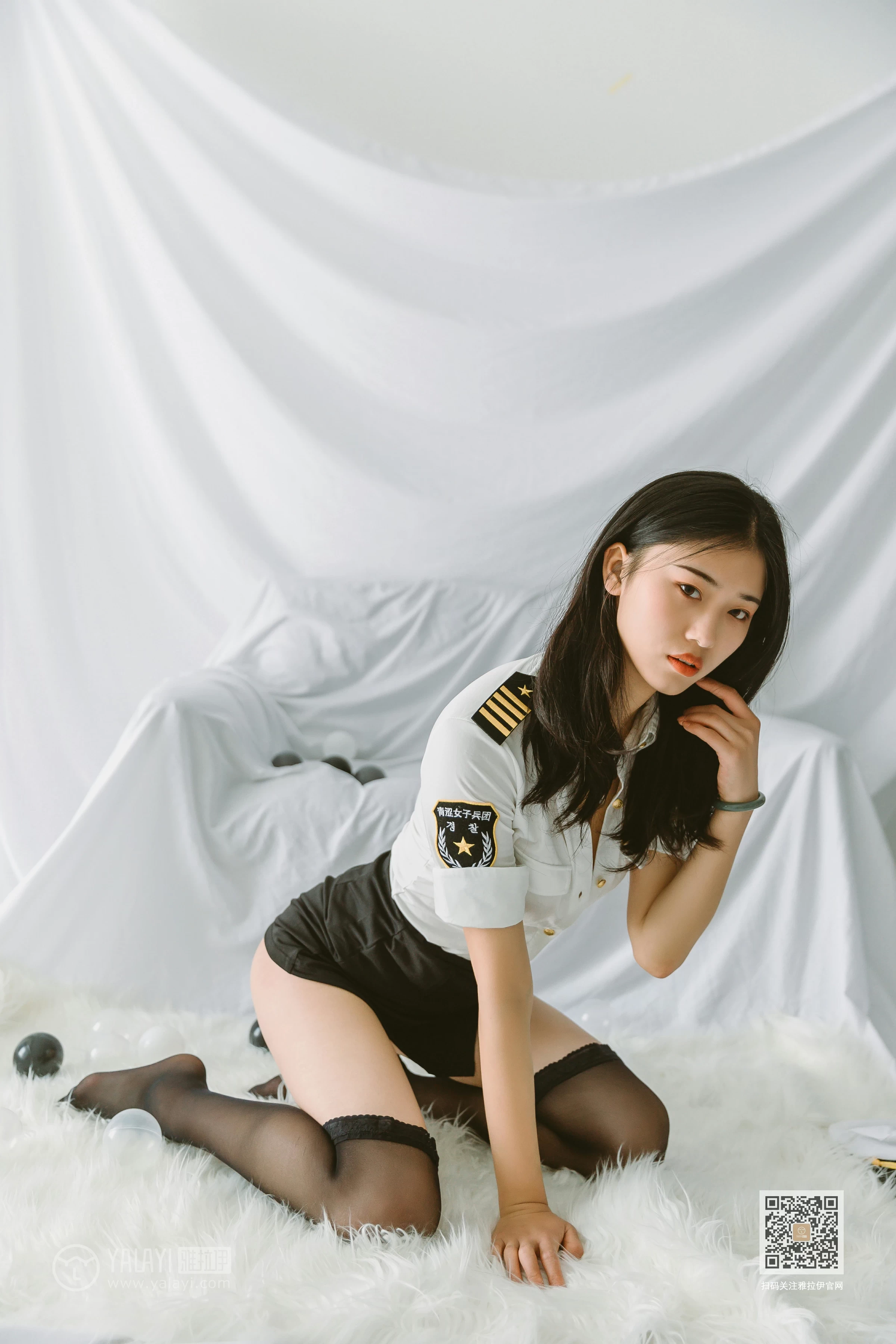 [YALAYI雅拉伊]NO.648 《青涩女子兵团》 和风 情趣制服与黑色短裙加黑丝美腿性感私房写真集第5张