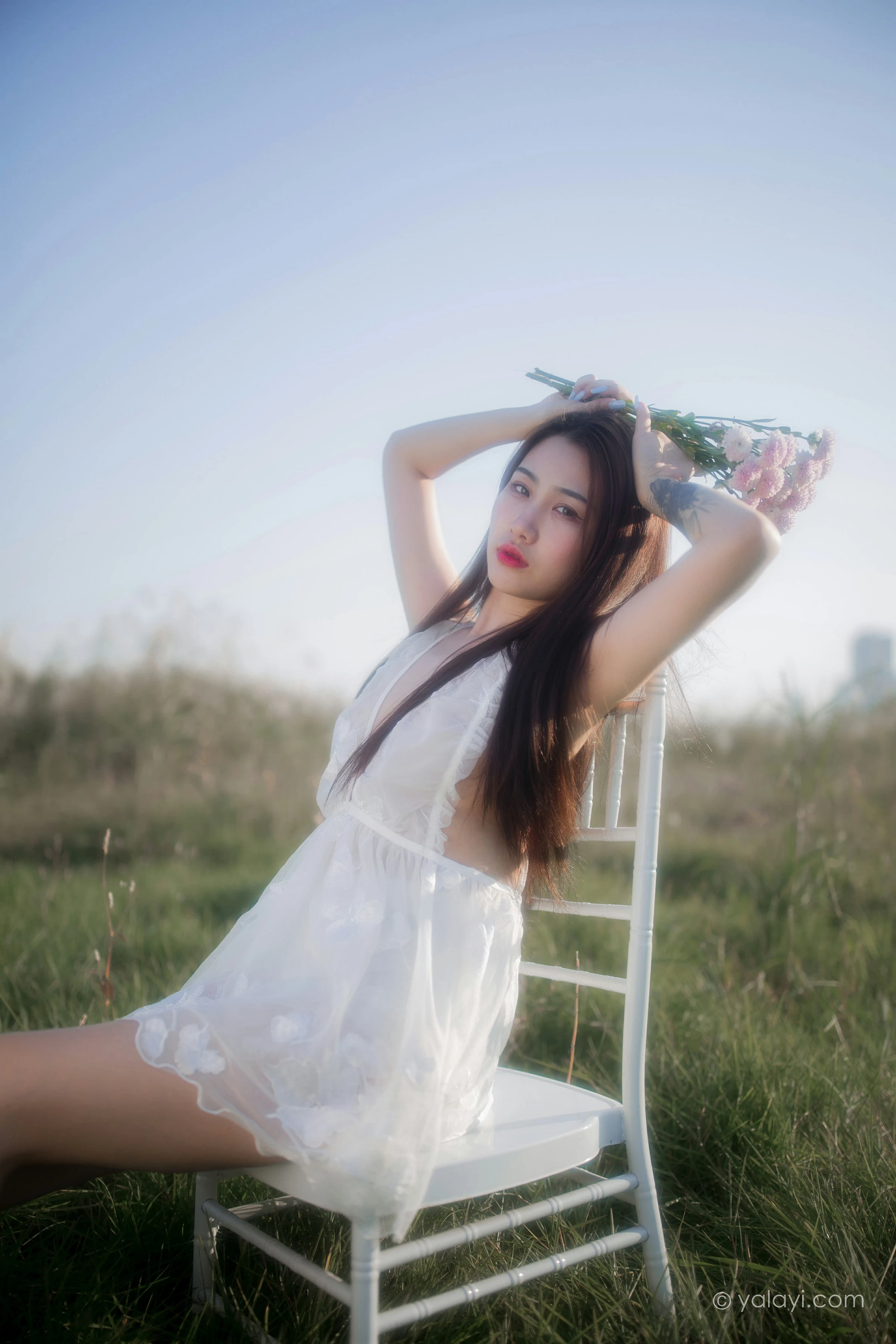 [YALAYI雅拉伊]NO.732 《寻》 籹籹仔 白色透视情趣婚纱性感私房写真集第2张