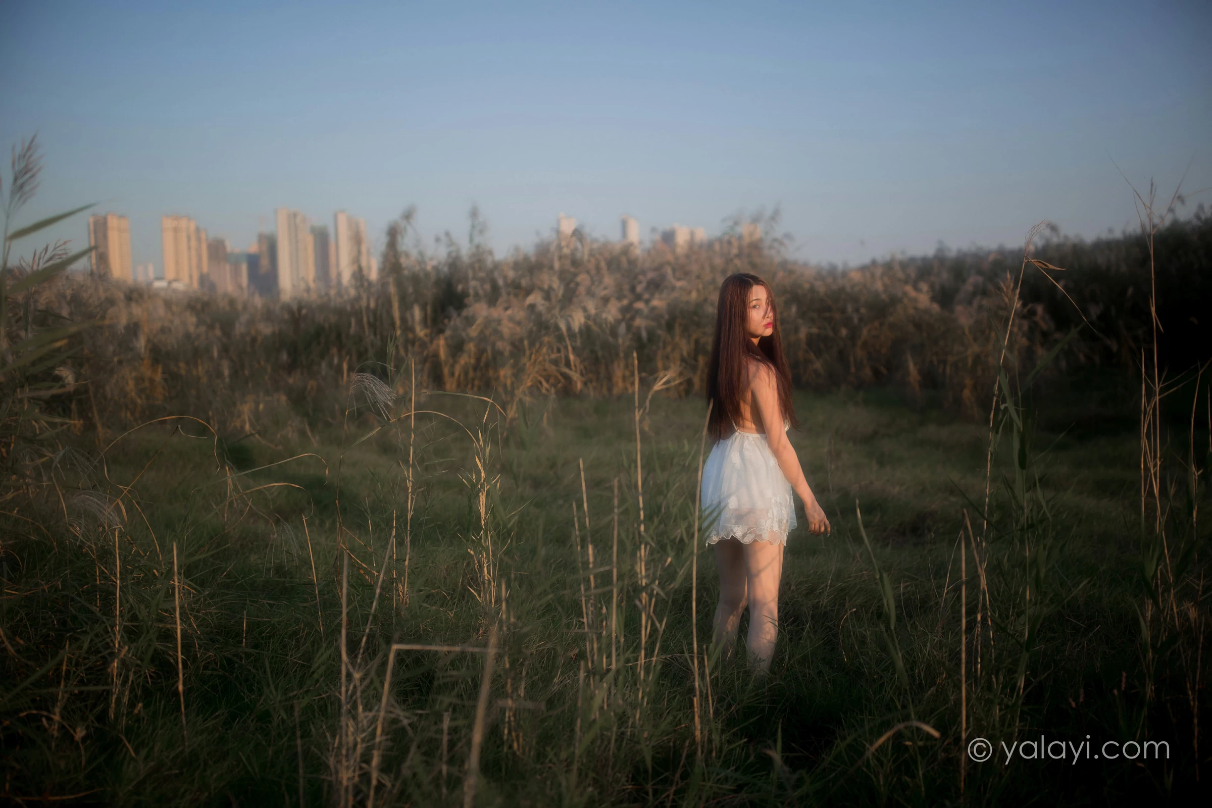 [YALAYI雅拉伊]NO.732 《寻》 籹籹仔 白色透视情趣婚纱性感私房写真集第11张