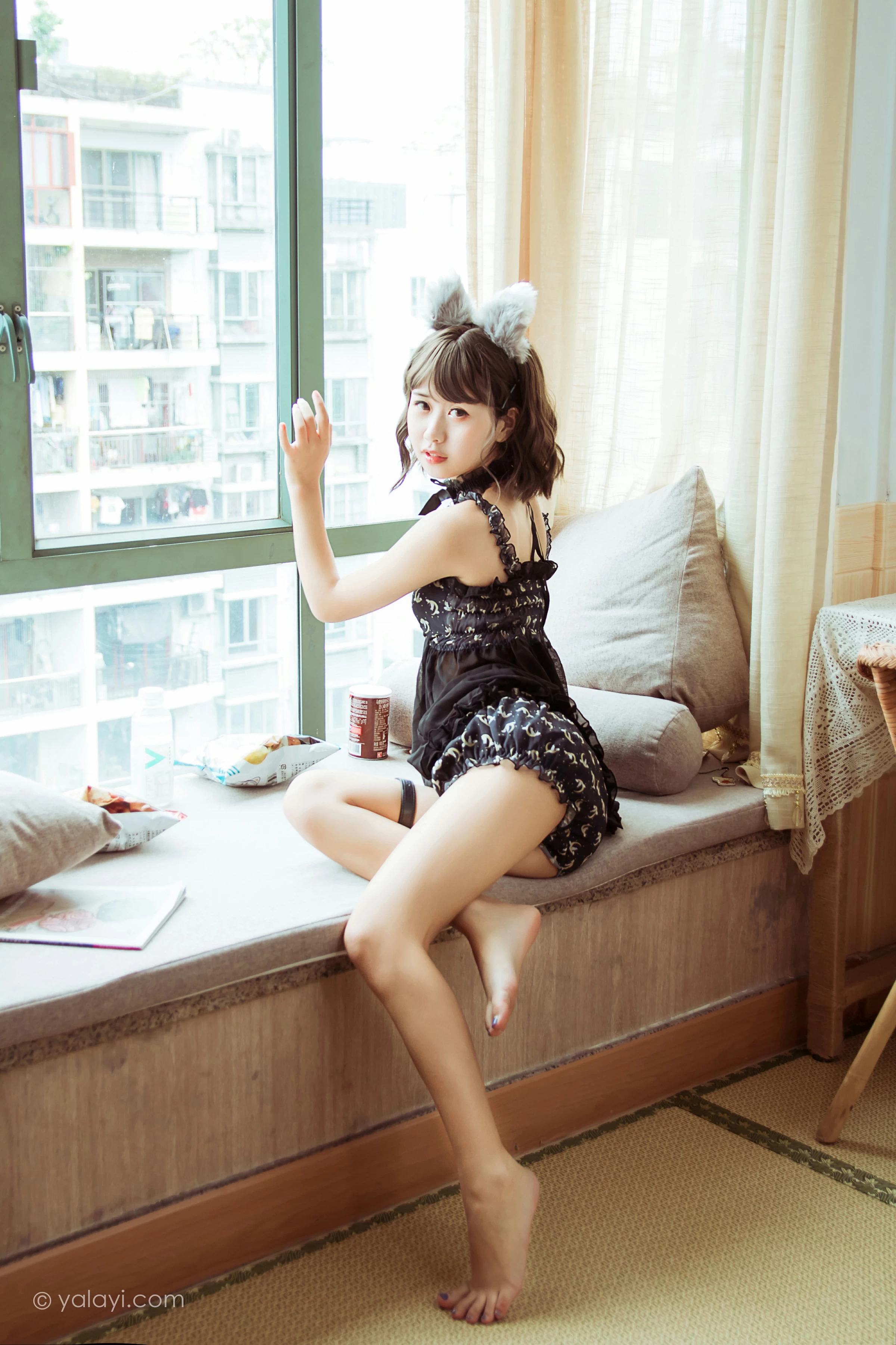 [YALAYI雅拉伊]NO.735 《就想赖着你》 甜酱吖 黑色透视情趣内衣性感私房写真集第12张