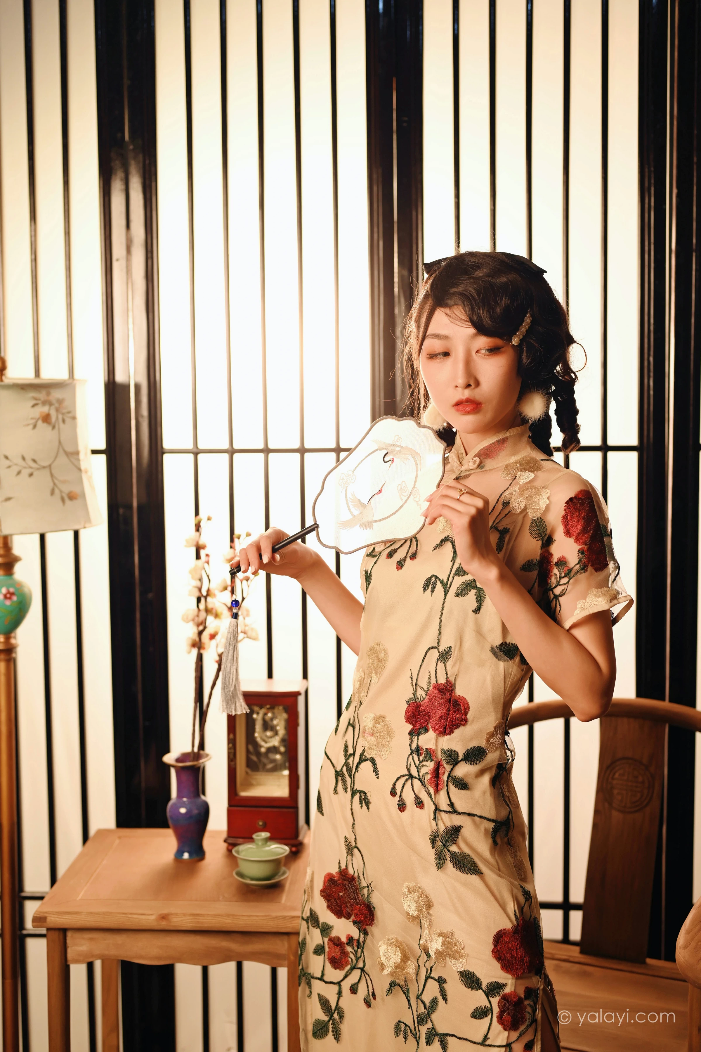 [YALAYI雅拉伊]2022.01.25 我在那里等你 佳佳 白色透视旗袍民国风写真集第2张