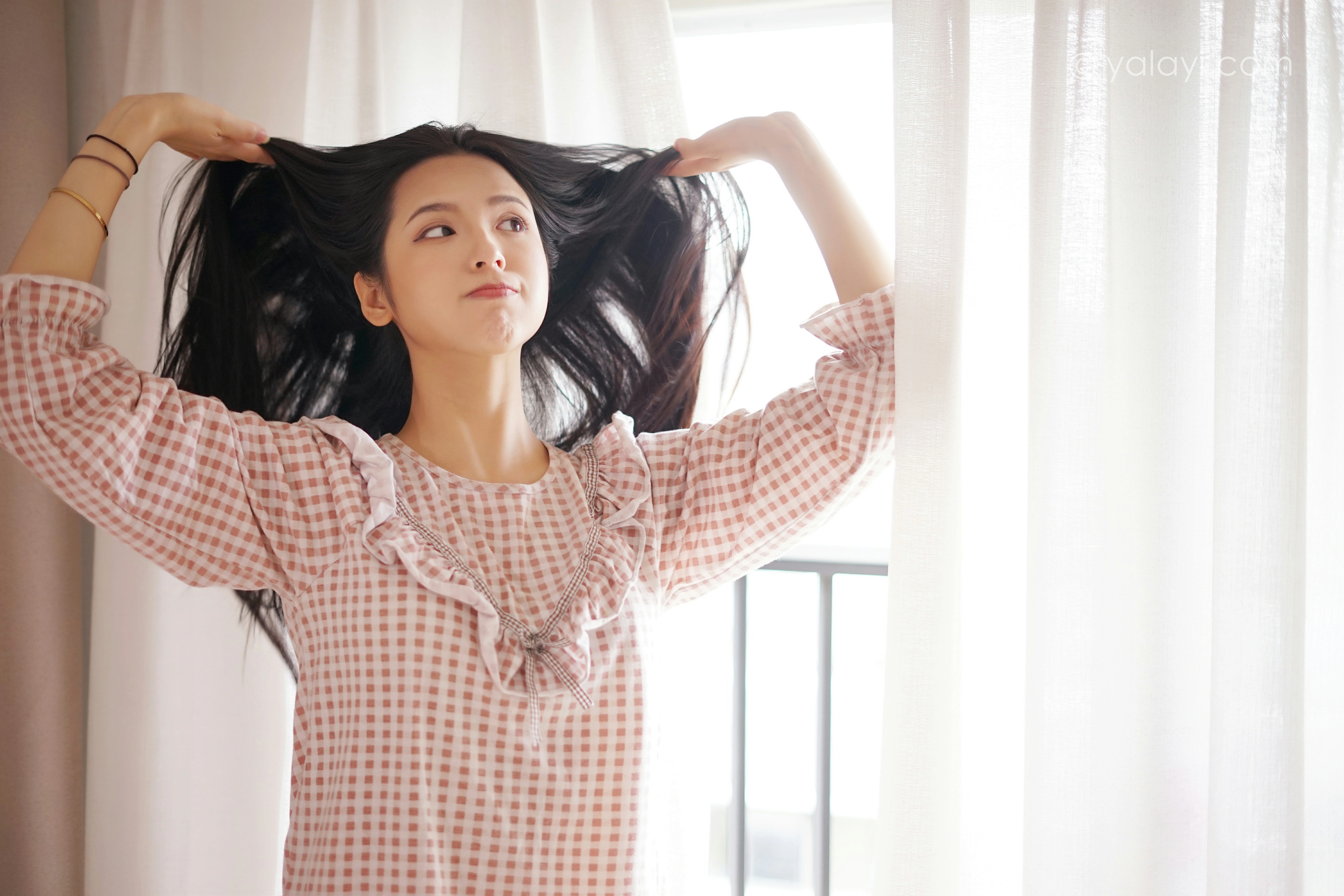 [YALAYI雅拉伊]NO.843 在家千日好 溪若 粉色睡衣加睡裤清纯可爱私房写真集第8张