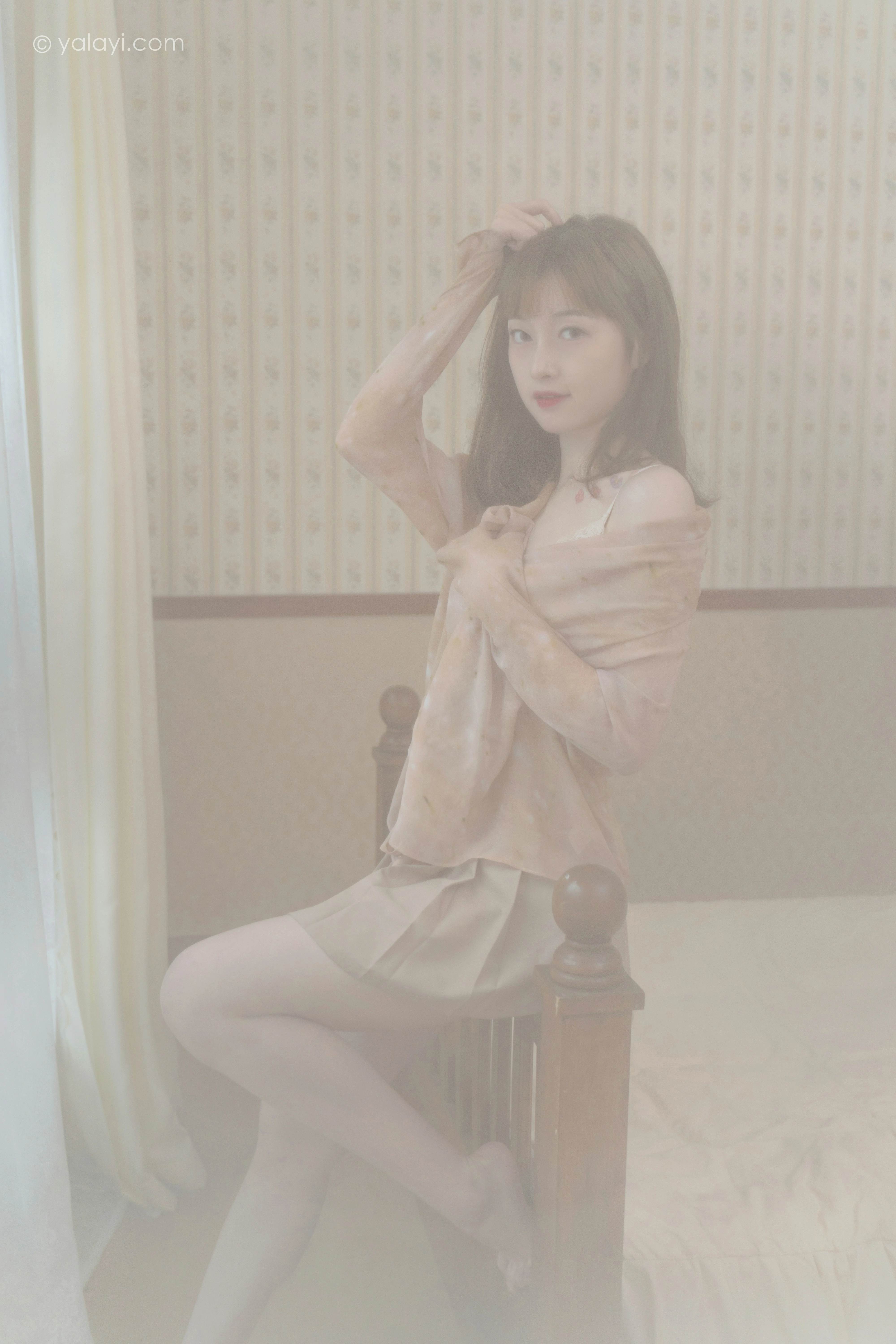 [YALAYI雅拉伊]NO.844 温柔以待 京京 粉色衬衫与短裙加蕾丝内衣性感私房写真集第3张