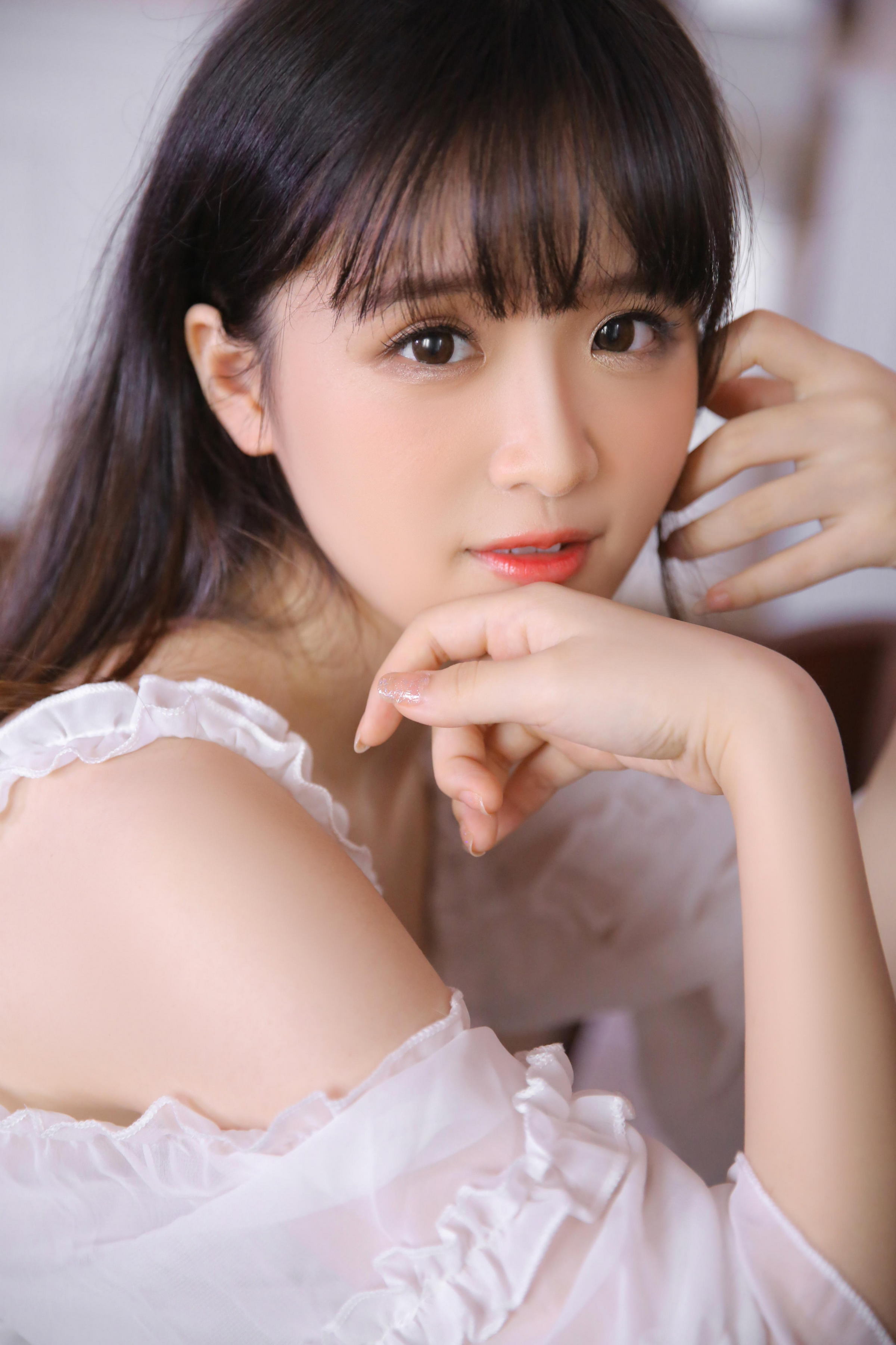 [YALAYI雅拉伊]2022.05.05 尽情可爱 甜美少女 JK水手制服与粉色和服清纯写真集第1张