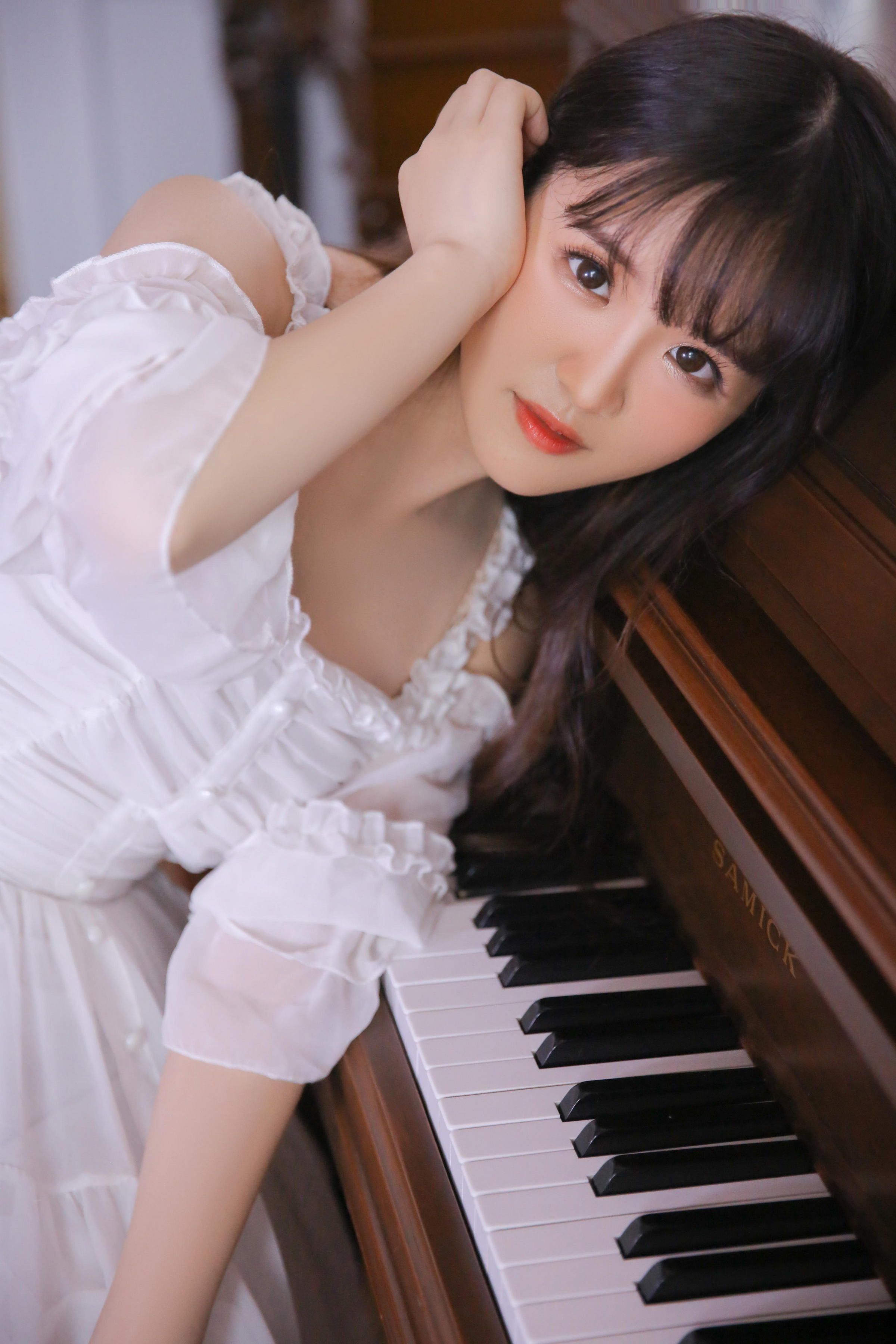 [YALAYI雅拉伊]2022.05.05 尽情可爱 甜美少女 JK水手制服与粉色和服清纯写真集第2张