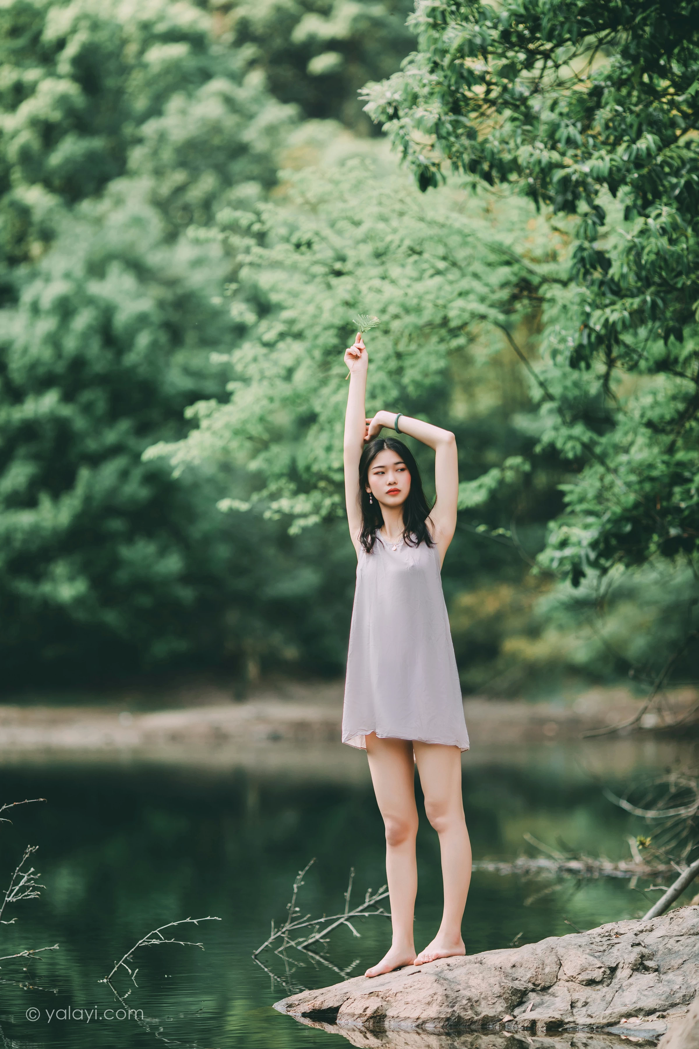 [YALAYI雅拉伊]NO.663 《涟漪》 和风 JK制服与短裙加黑色蕾丝内衣写真第9张