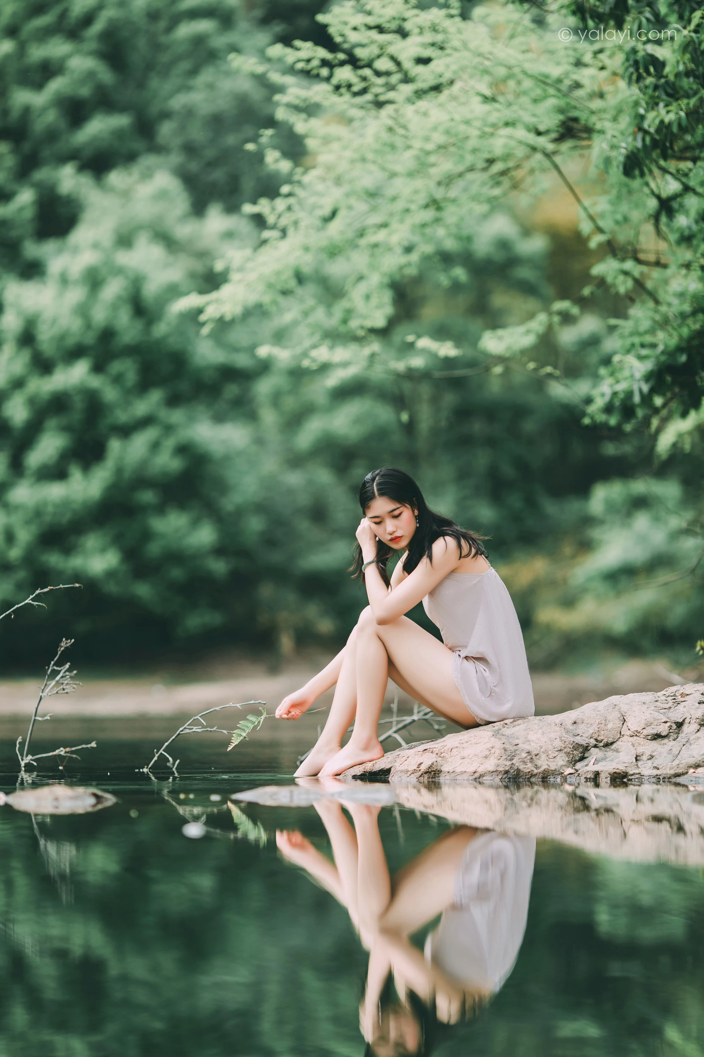 [YALAYI雅拉伊]NO.663 《涟漪》 和风 JK制服与短裙加黑色蕾丝内衣写真第18张