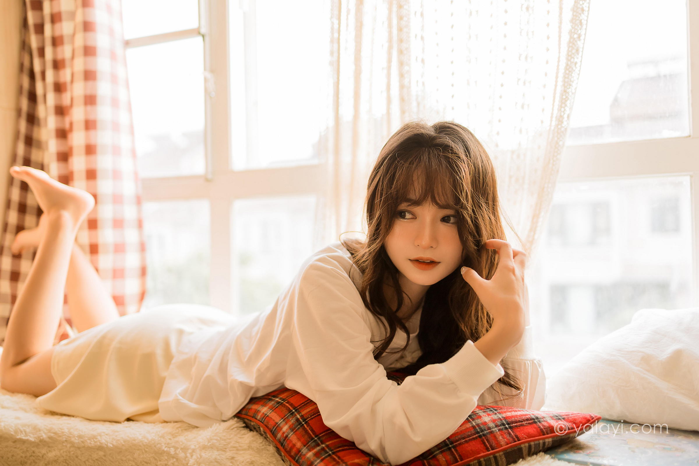 [YALAYI雅拉伊]2022.05.07 快乐加倍 小亭 白色礼服衬衫加短裙清纯写真集第3张