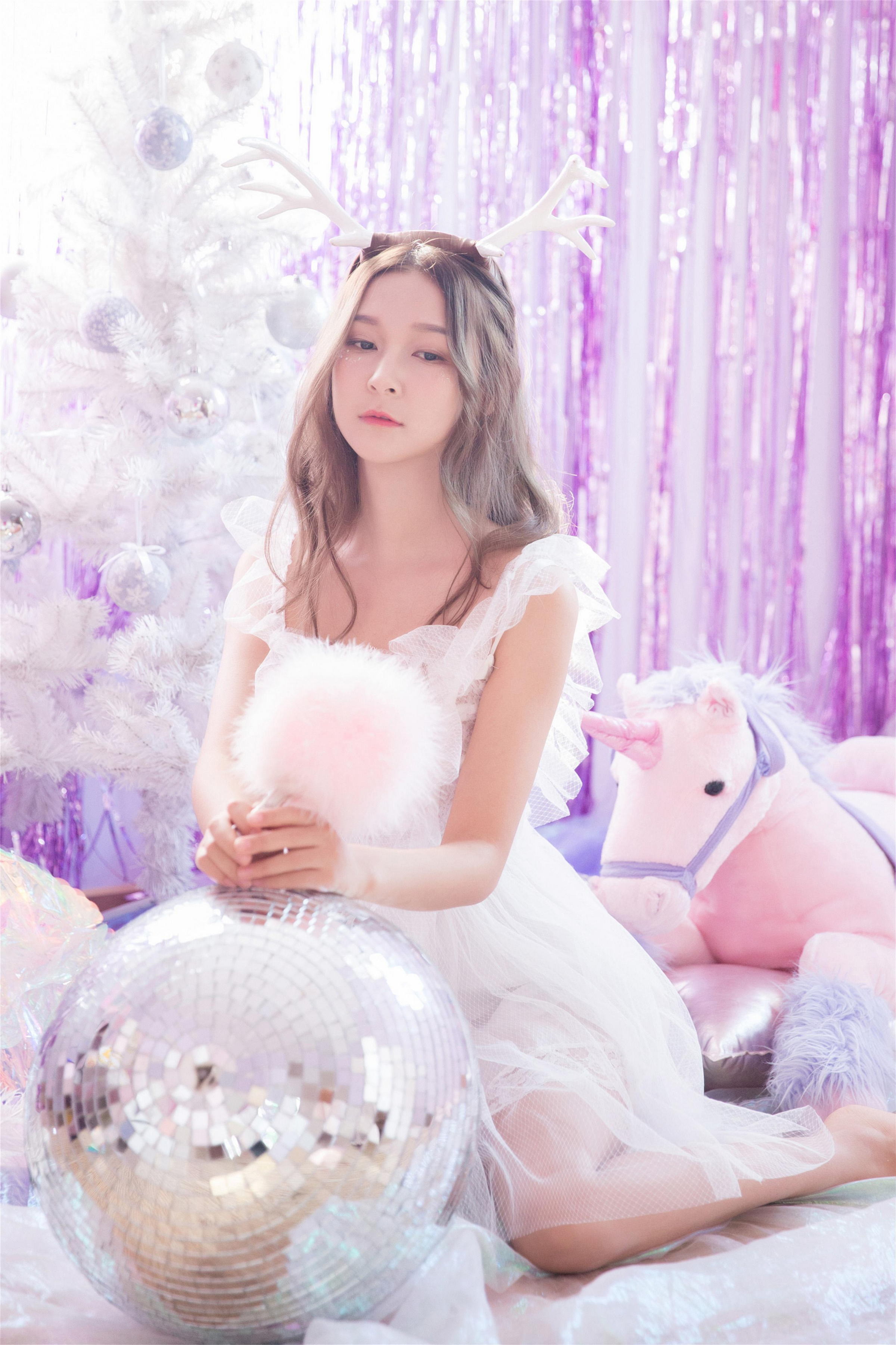 [YALAYI雅拉伊]2022.08.02 天上仙子 白色透视公主裙加白色塑身内衣性感私房写真集第2张